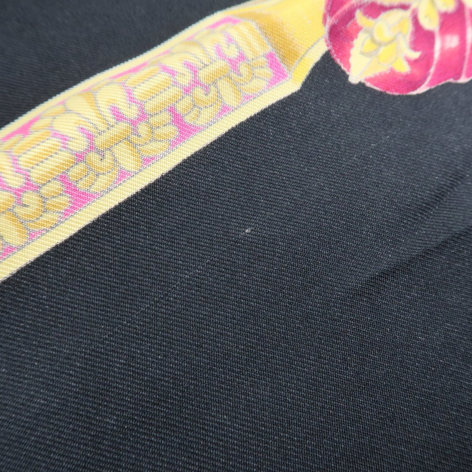 HERMES Carre90 Silk 100% Scarf Black Yellow Used