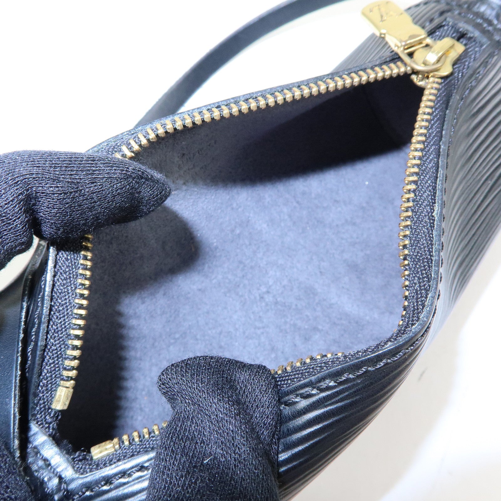 Louis Vuitton Epi Leather Mini Pouch For Soufflot Hand Bag Noir