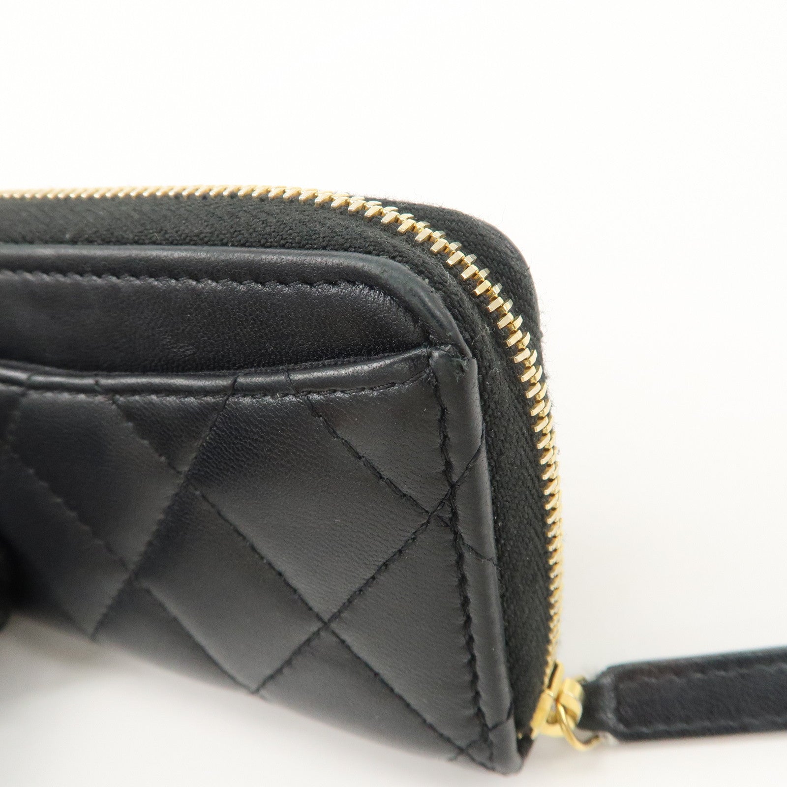 CHANEL Matelasse Lamb Skin Round Zippy Coin Case Black A84511 Used