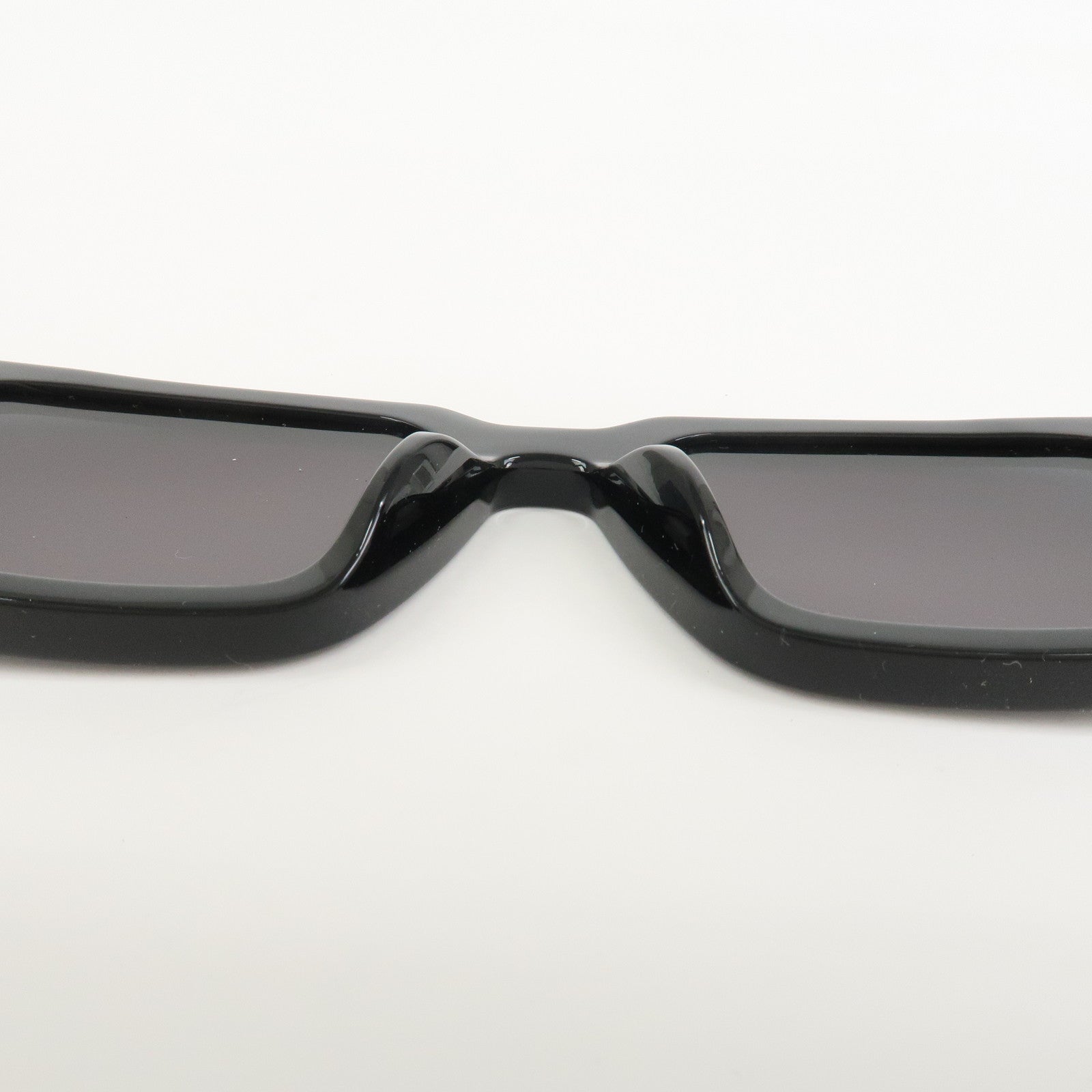 Louis Vuitton LV Sleek Square Plastic Sunglasses Black Z2178E