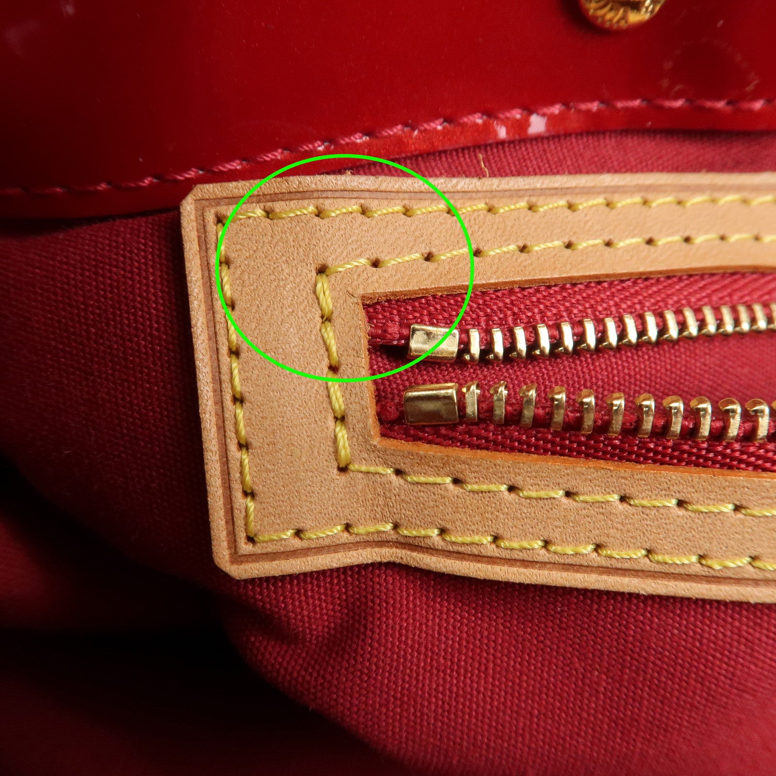 Louis Vuitton Monogram Vernis Leather Lead PM Pomme d'Amour M91990