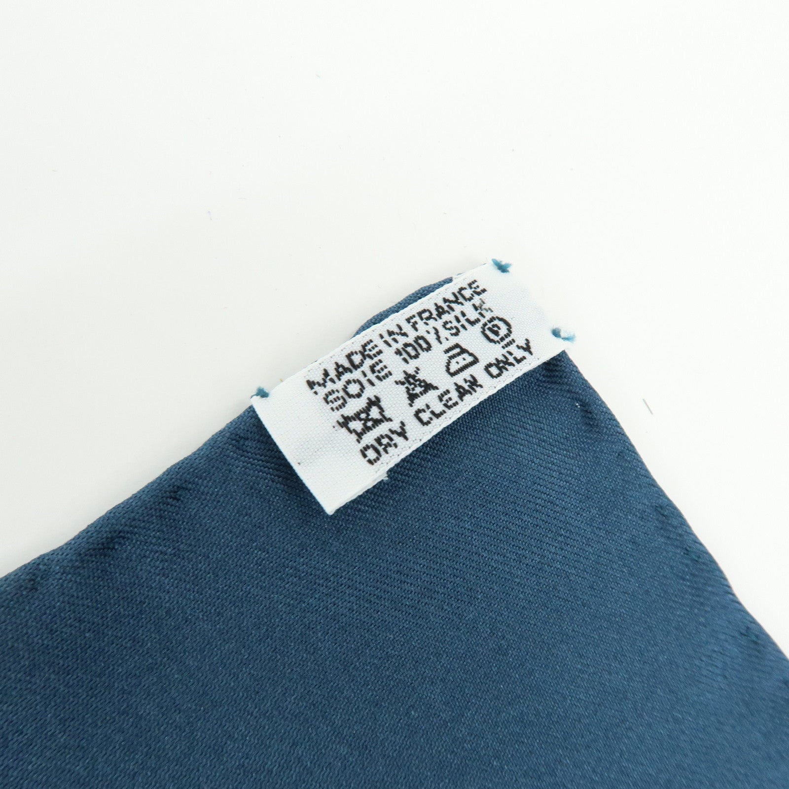 HERMES Carre 90 Silk 100% Scarf CANNES ET POMMEAUX Navy