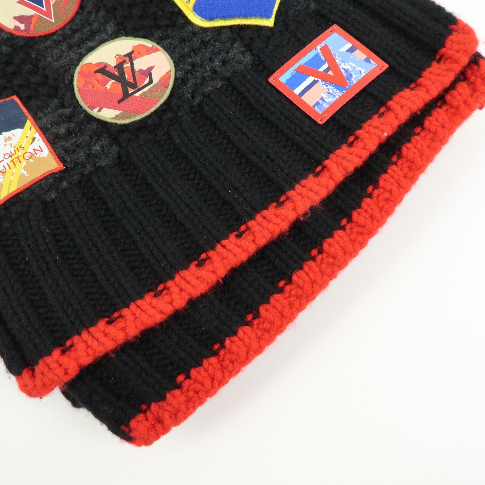 Louis Vuitton Helsinki Alps Patch Cashmere 100% Scarf Black M71108