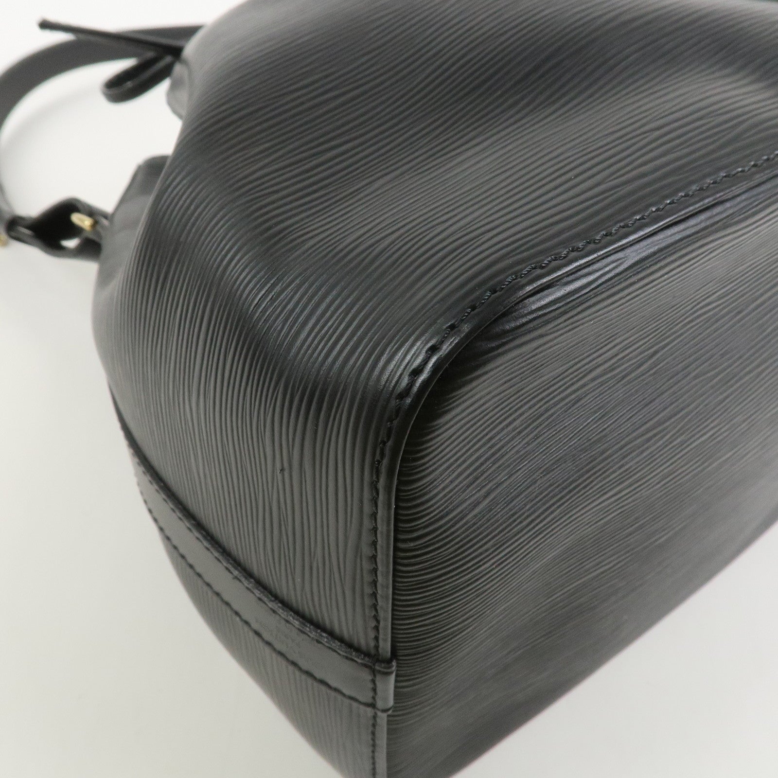 Louis Vuitton Epi Petit Noe Shoulder Bag Noir Black M44102