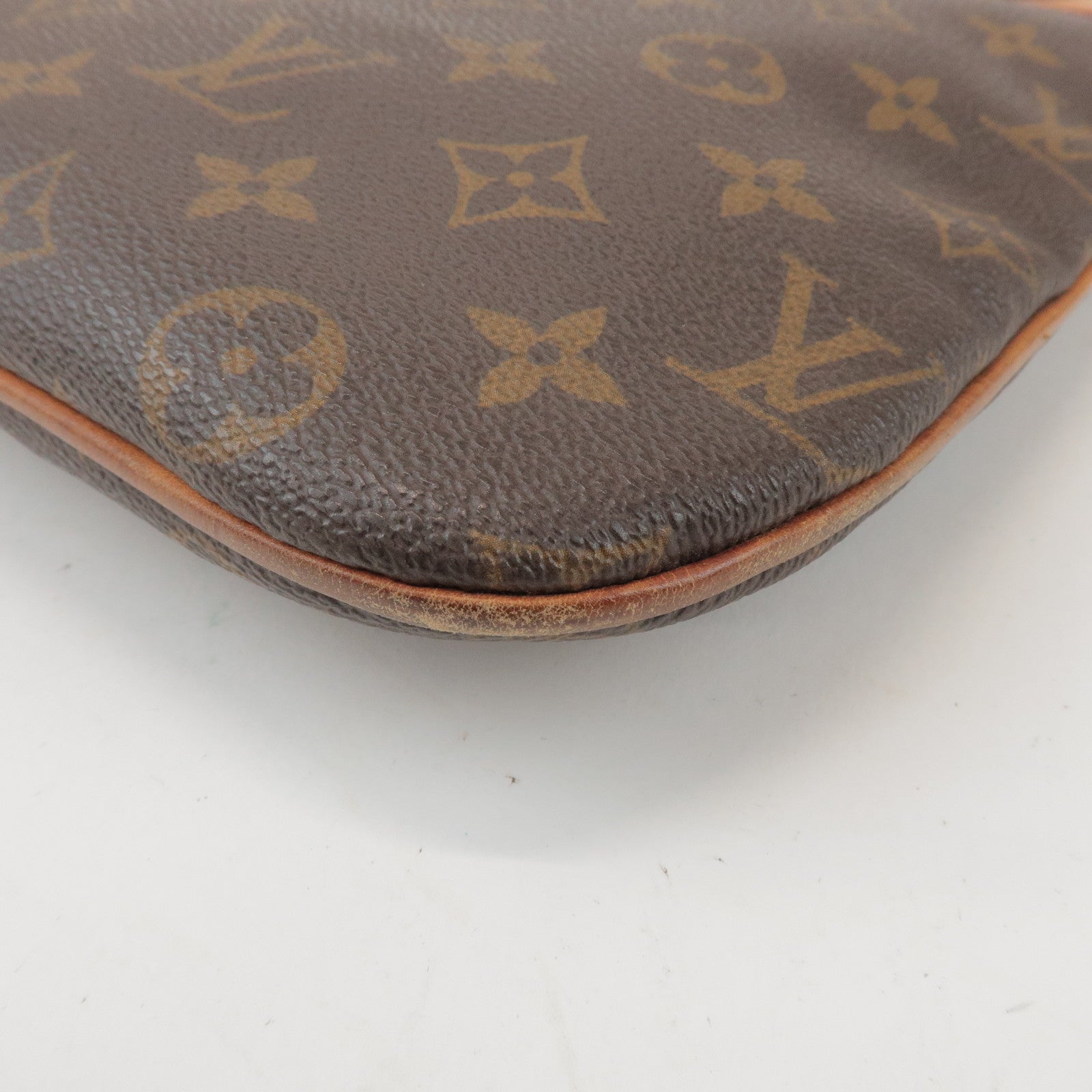 Louis Vuitton Monogram Pochette Bosphore Shoulder Bag M40044