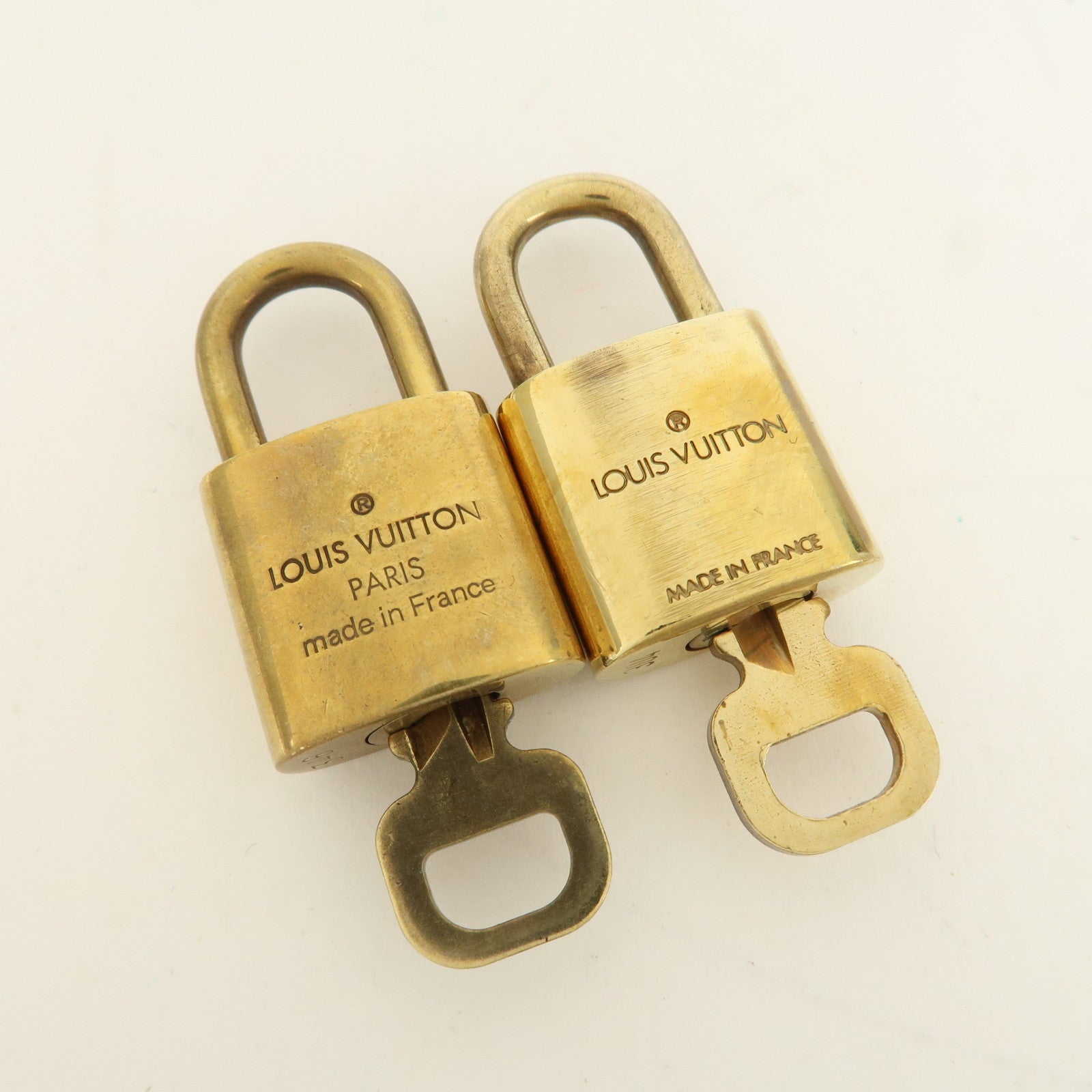 Louis Vuitton Set of 10 Lock & Key Cadena Key Lock Metal Gold Used