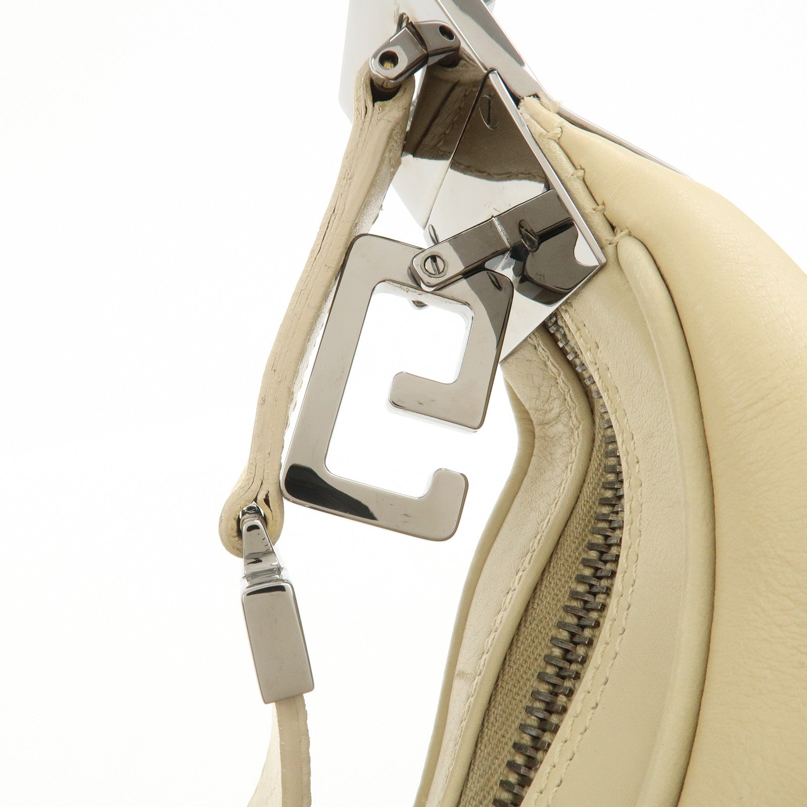 GUCCI Leather Shoulder Bag Ivory 001.3315