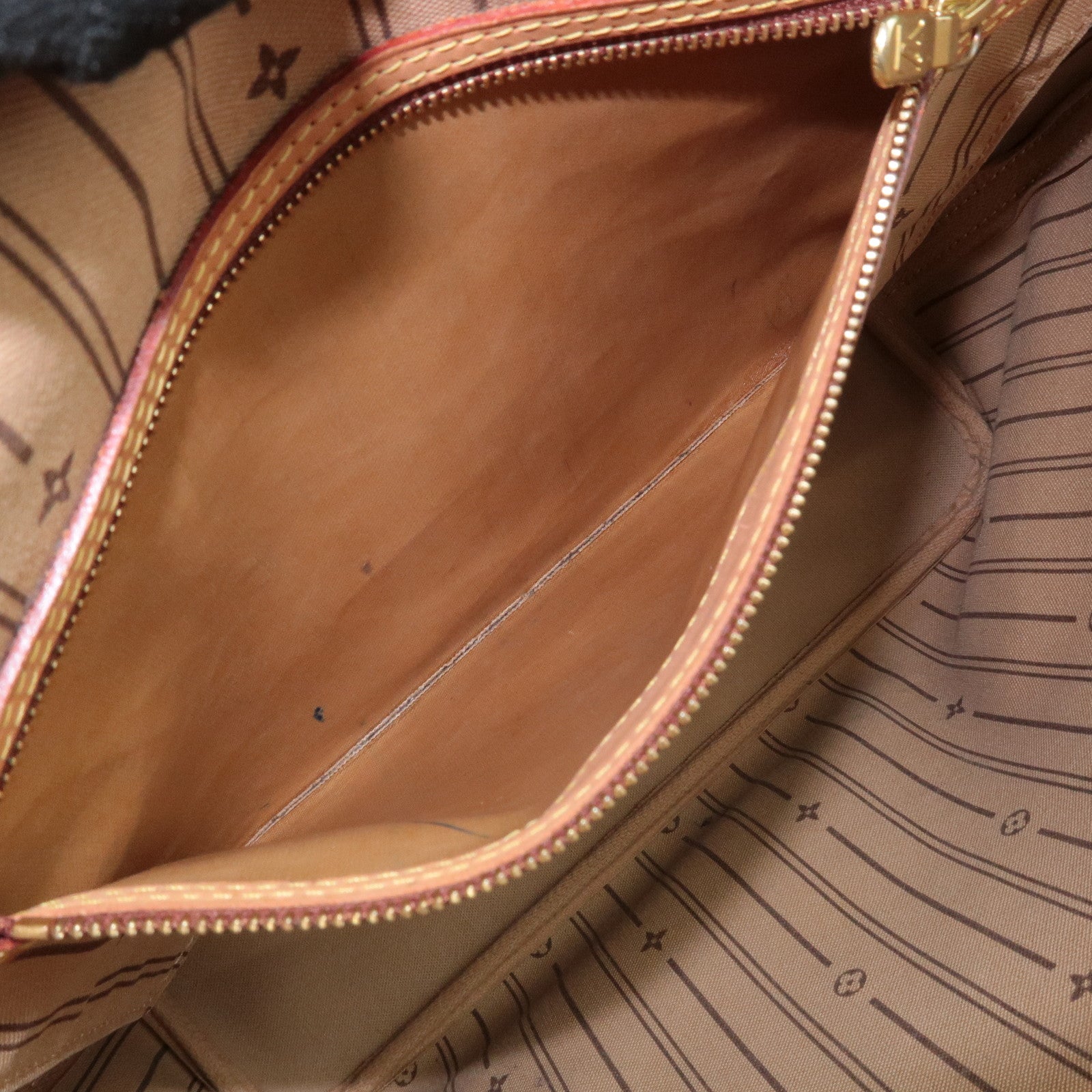 Louis Vuitton Monogram Neverfull MM Tote Bag Brown M40156