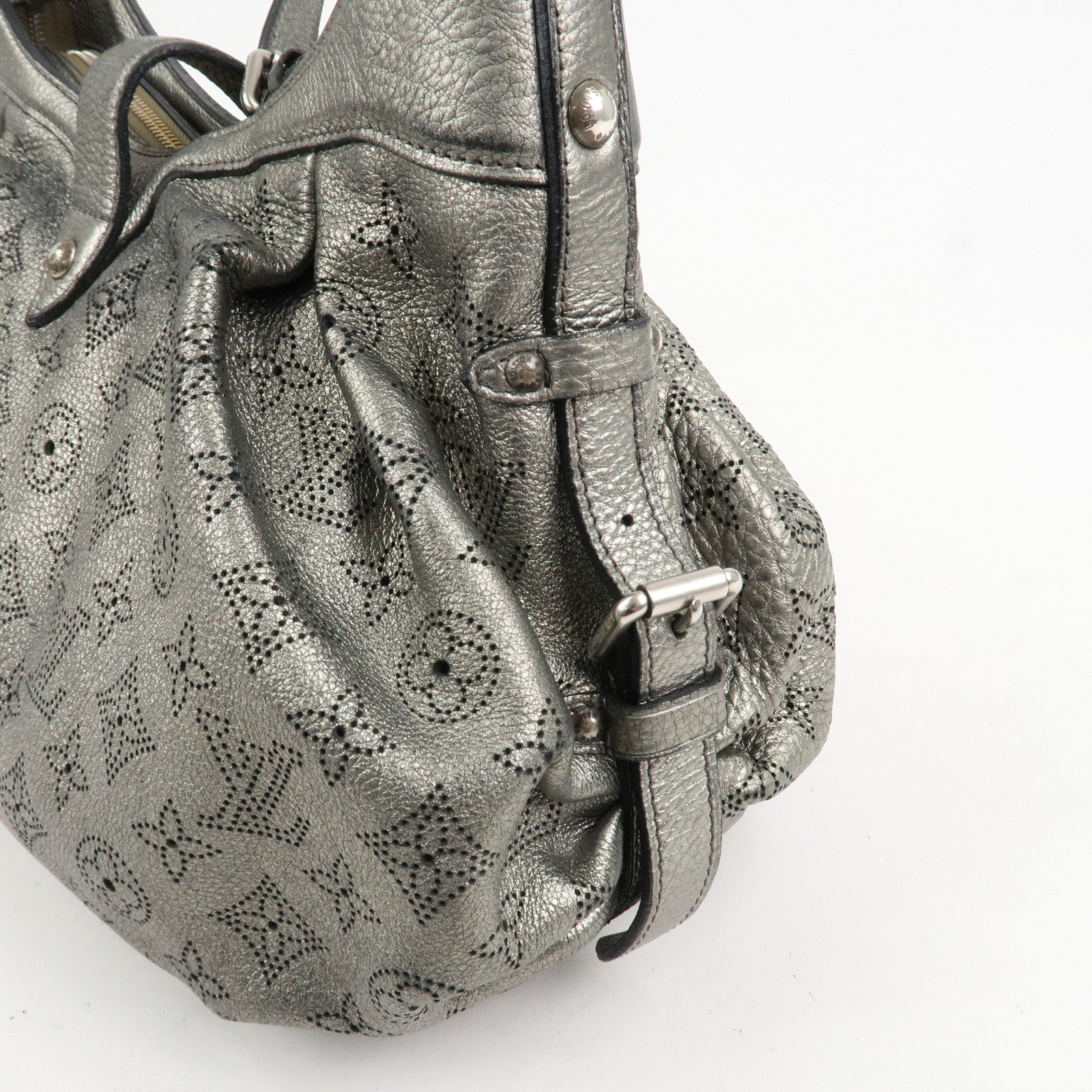 Louis Vuitton Monogram Mahina XS Shoulder Bag Argent M95718