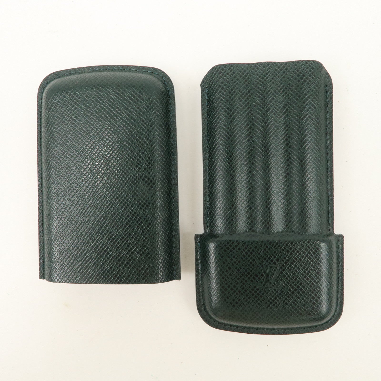 Louis Vuitton Taiga Leather Etui 3 Robusto Cigarette Case Epicea Used