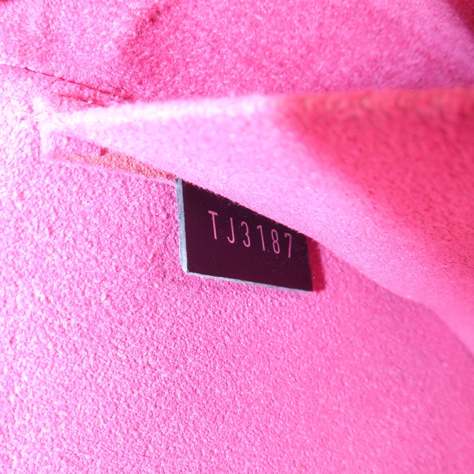 Louis Vuitton Epi Pochette Felicie Shoulder Bag Noir Pink M64579