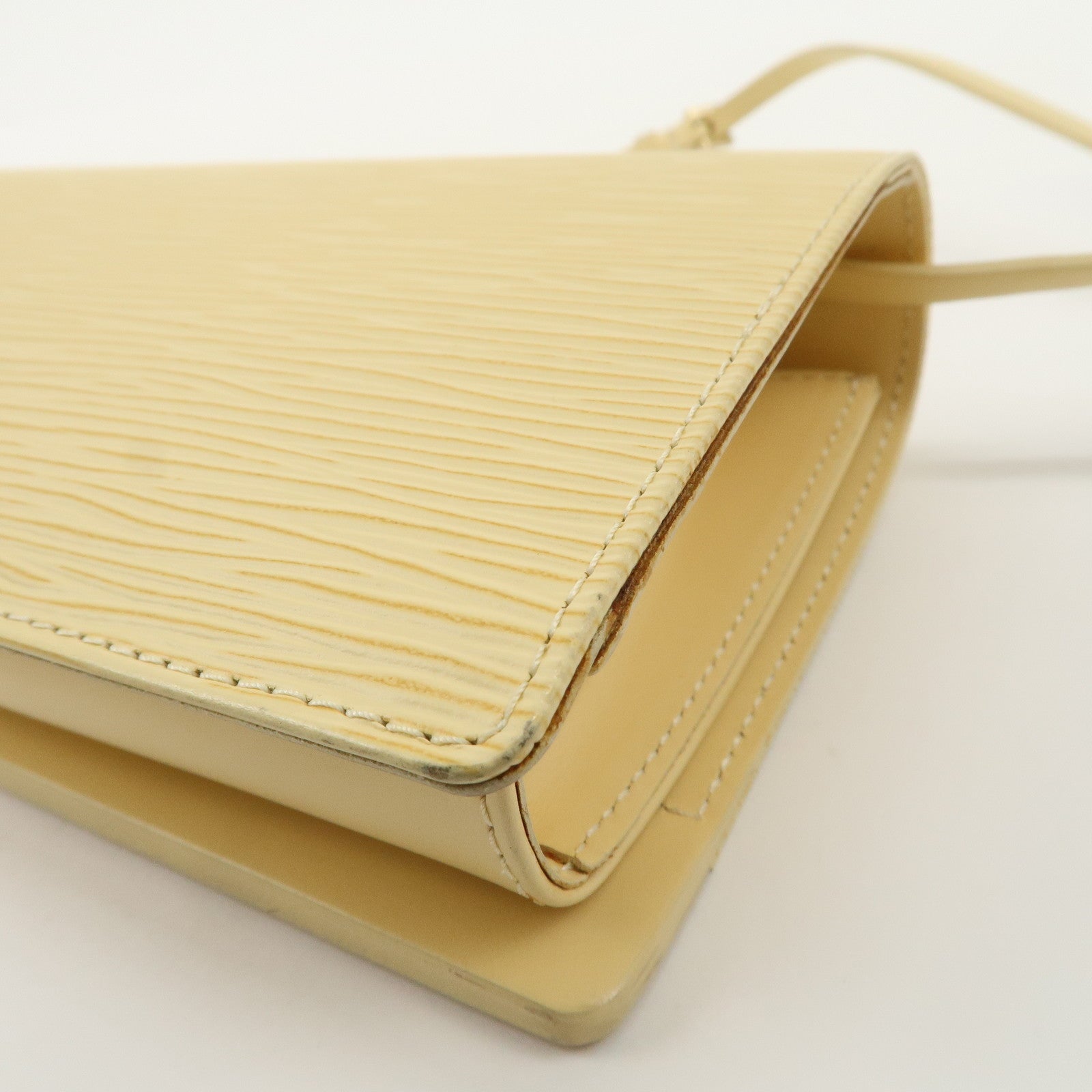 Louis Vuitton Epi Leather Honfleur Shoulder Bag Vanille M5273A