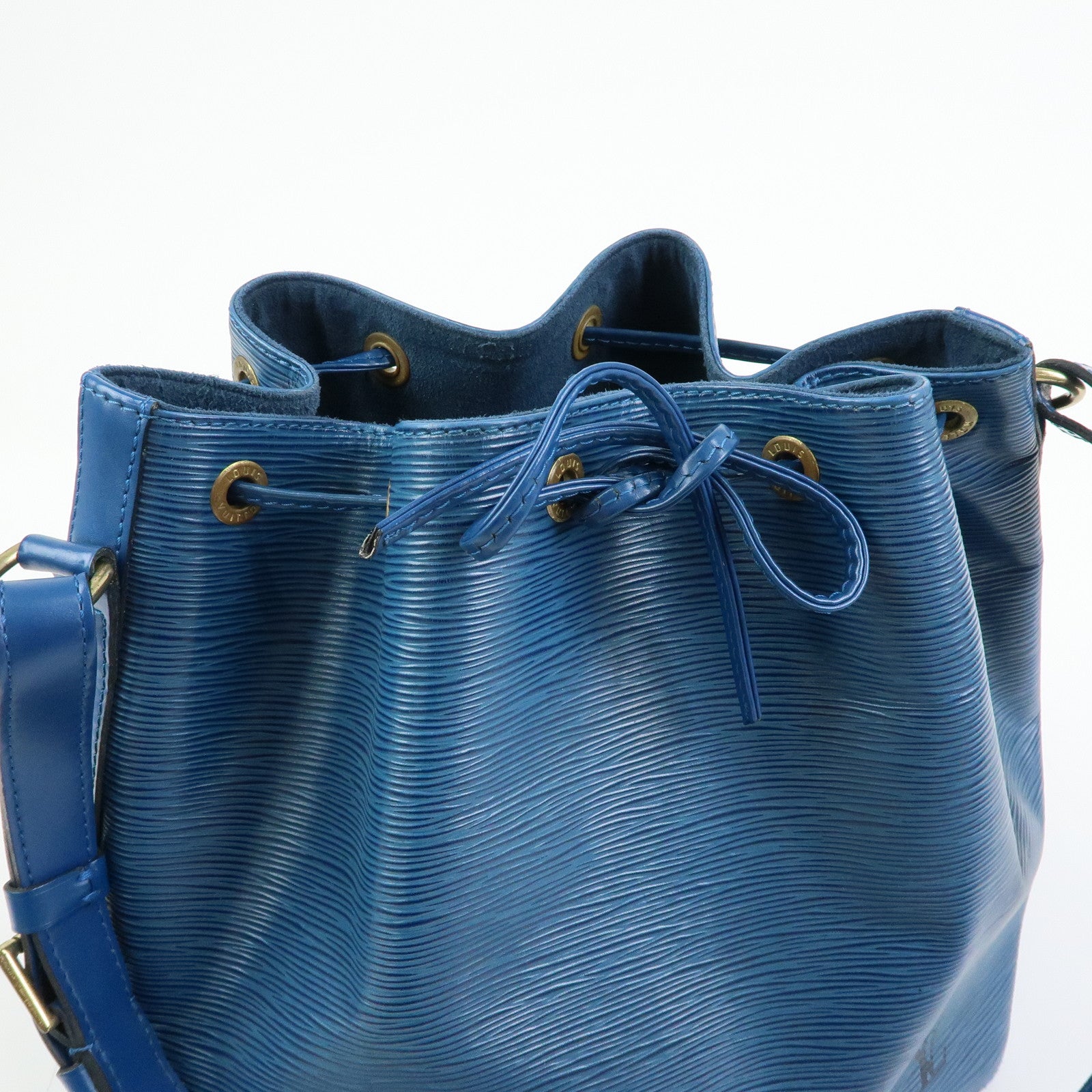 Louis Vuitton Epi Leather Petit Noe Shoulder Bag Toledo Blue M44105