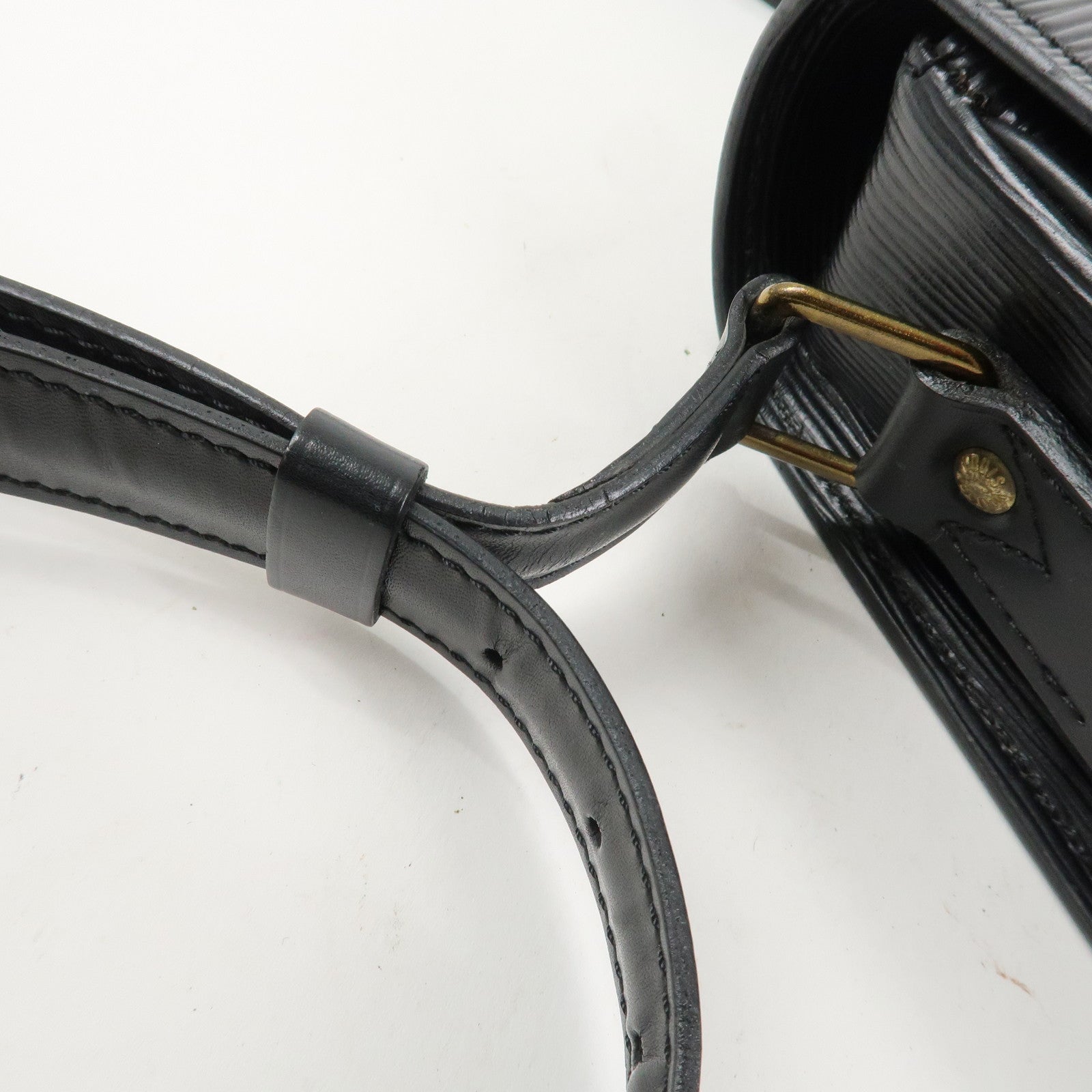 Louis Vuitton Epi Cartouchiere Shoulder Bag Noir Black M52242