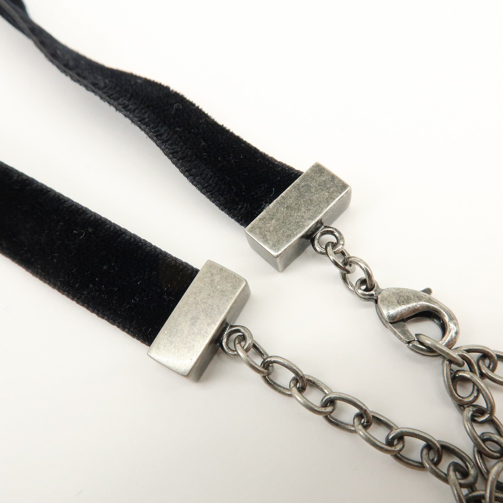 SAINT LAURENT PARIS Velour Oversize Heart Choker Necklace Silver