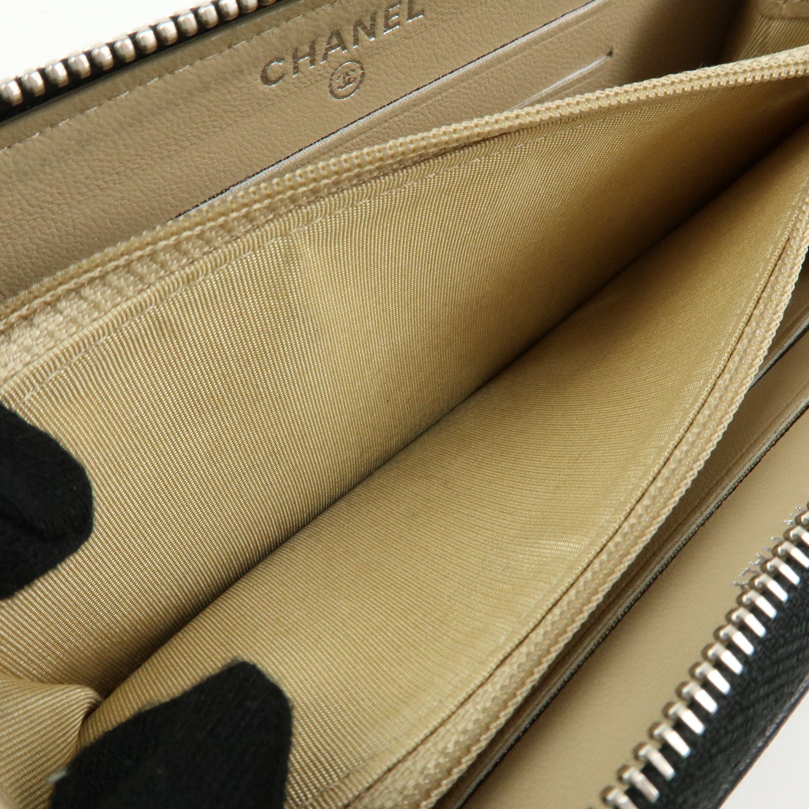 CHANEL COCO Mark Lamb Skin Round Zippy Compact Wallet Black Beige