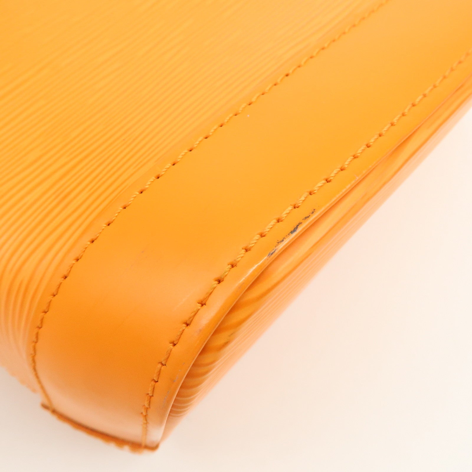 Louis Vuitton Epi Leather Alma PM Hand Bag Mandarin Orange M5124H