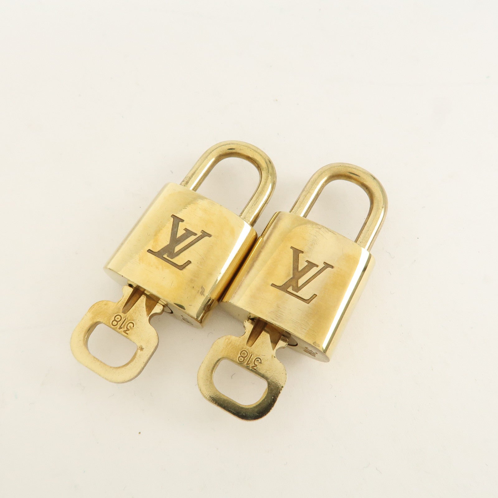 Louis Vuitton Set of 10 Lock & Key Cadena Key Lock Metal Gold Used