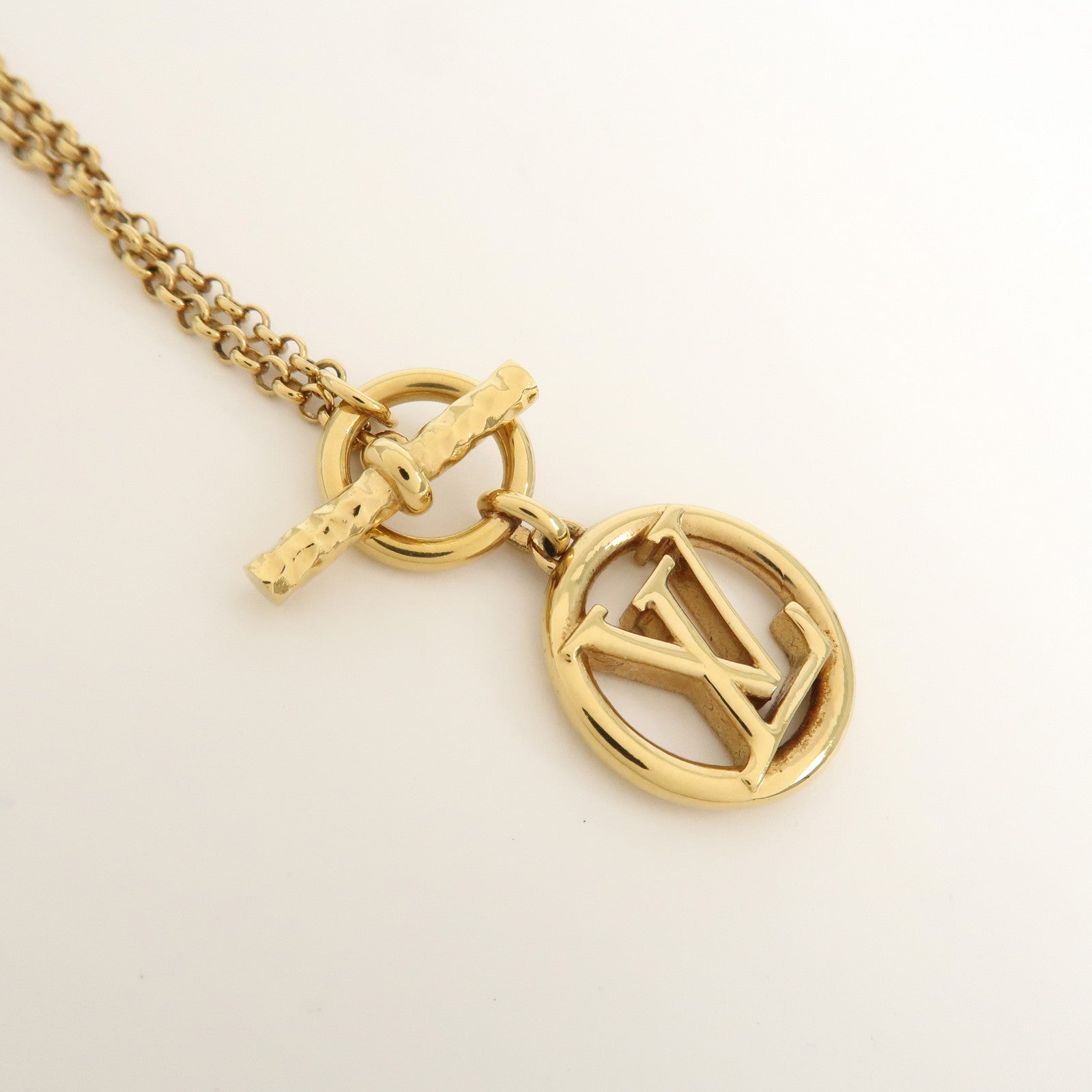 Louis Vuitton Collier Baby Louise Metal Gold Necklace Gold M00598