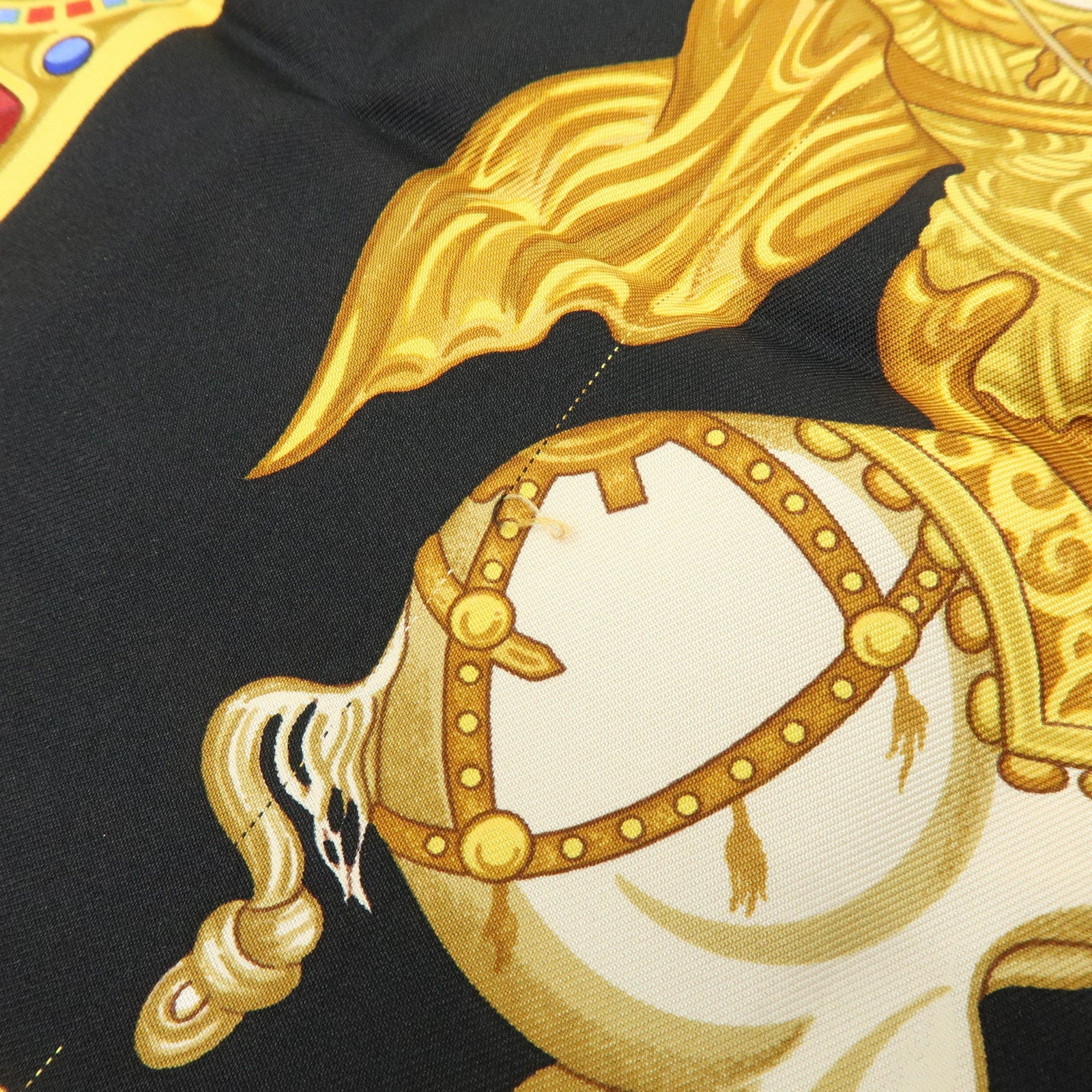 HERMES Carre 90 Silk 100% LE TRIOMPHE DU PALADIN Black Gold