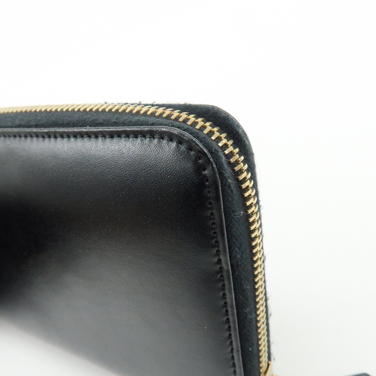 FENDI Leather Round Zippy Long Wallet Black 8M0299