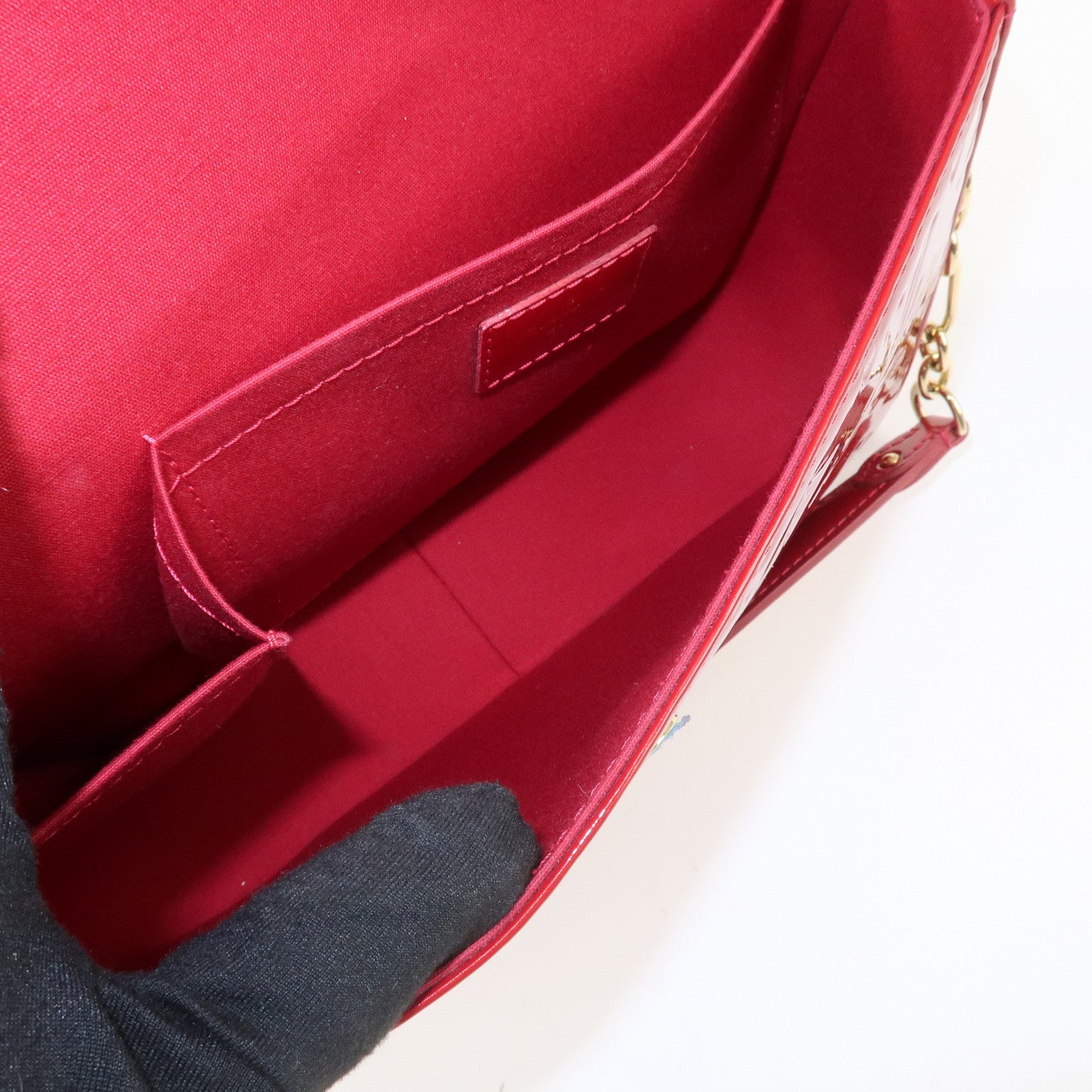 Louis Vuitton Monogram Vernis Rodeo Drive Shoulder Bag Red M93599