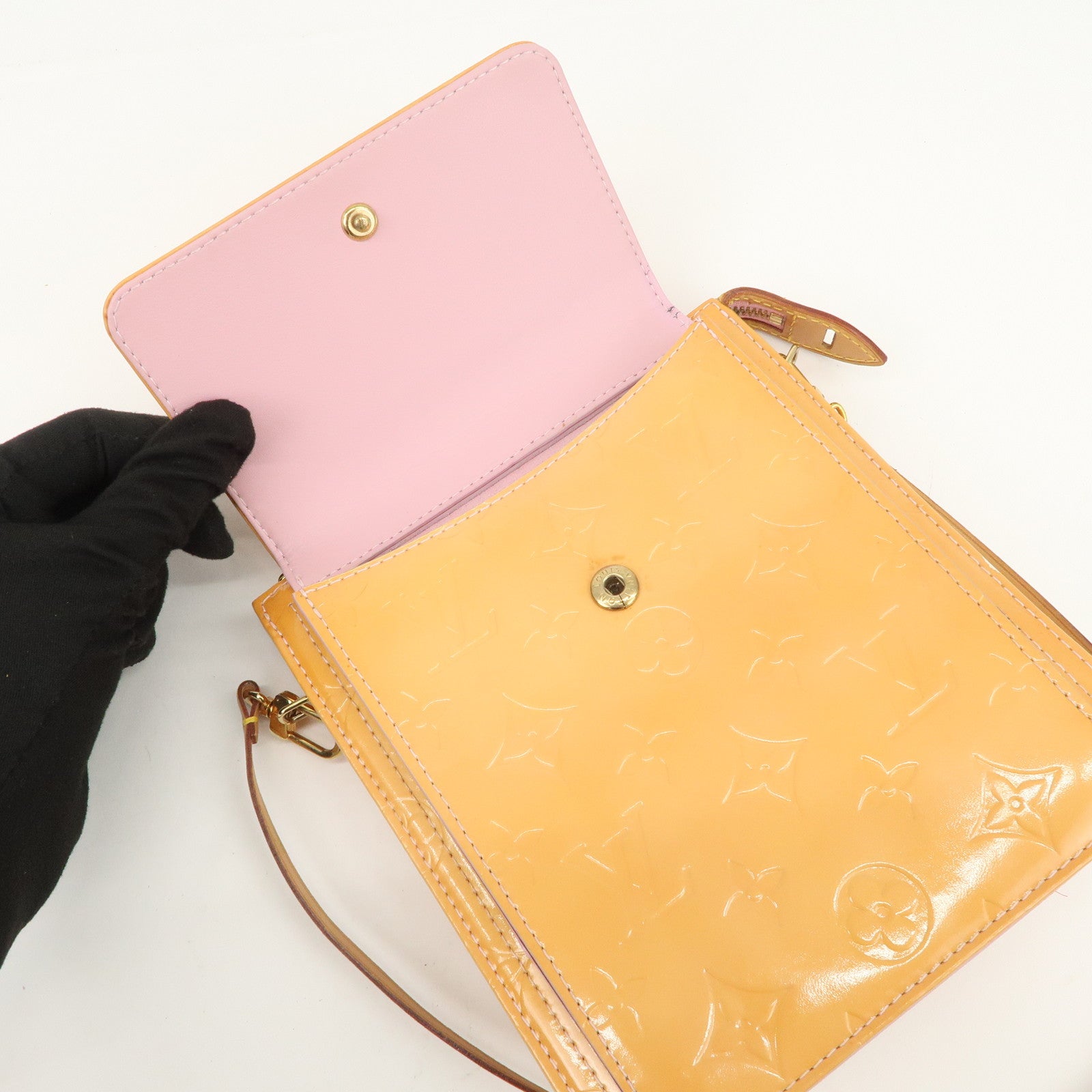 Louis Vuitton Monogram Vernis Leather Motto Shoulder Bag M91034
