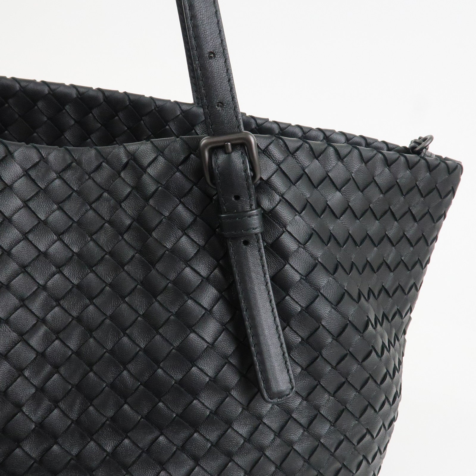 BOTTEGA VENETA Intrecciato Leather Medium Cesta Bag Tote Bag Black 337260