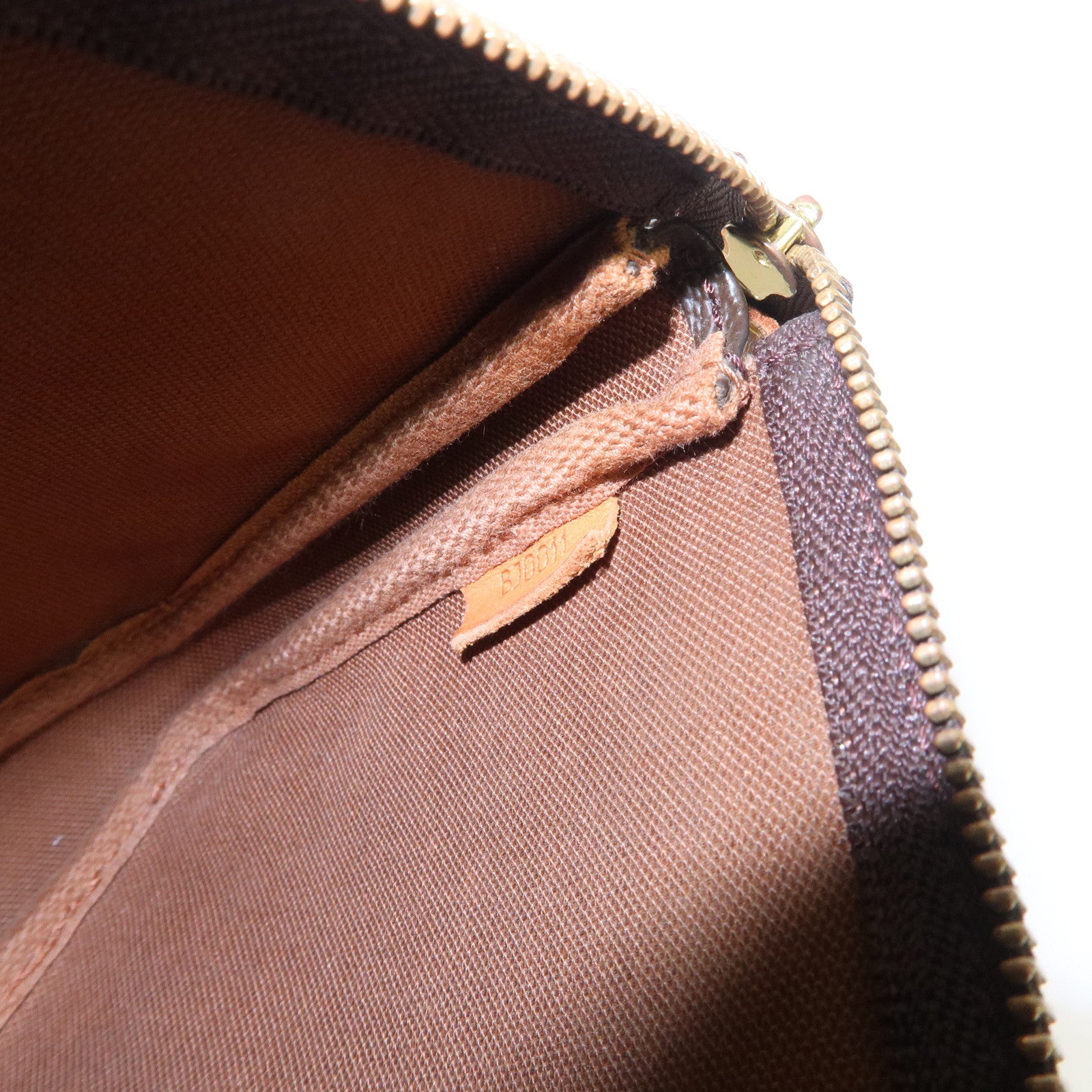 Louis Vuitton Monogram Pochette Accessoires Hand Bag Brown M51980 Used