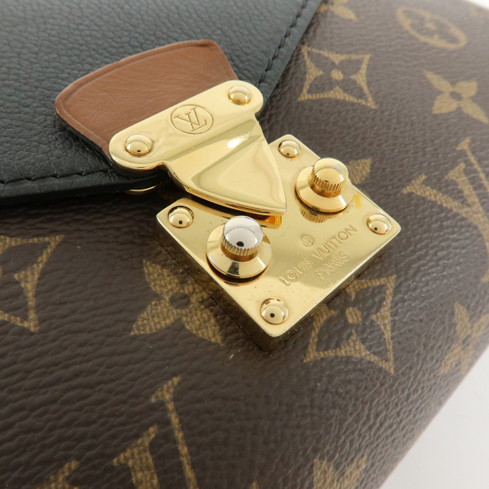 Louis Vuitton Monogram Pallas Chain Shoulder Bag M41223
