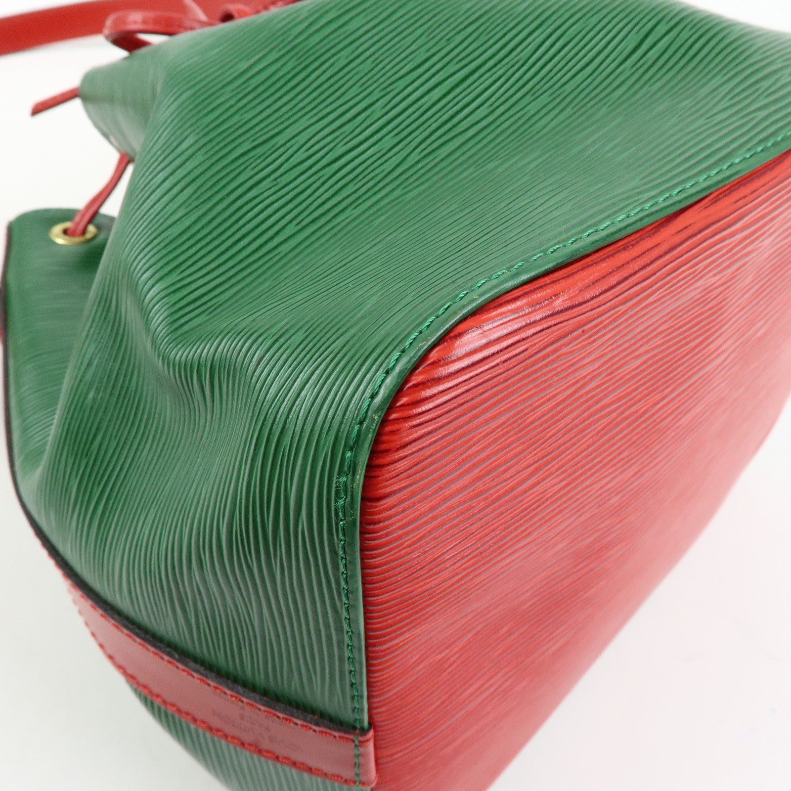 Louis Vuitton Epi Petit Noe Bicolor Shoulder Bag Green Red M44147