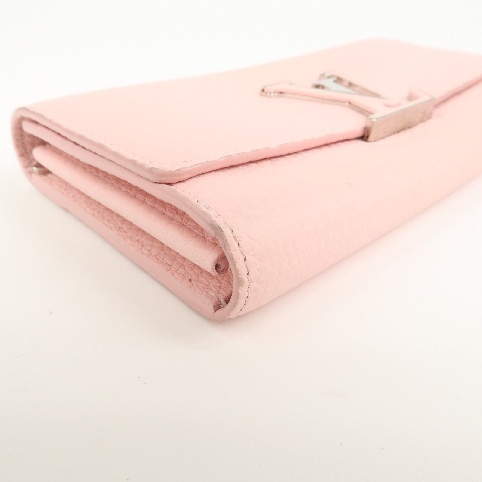 Louis Vuitton Taurillon Portefeuille Capucines Wallet M61250