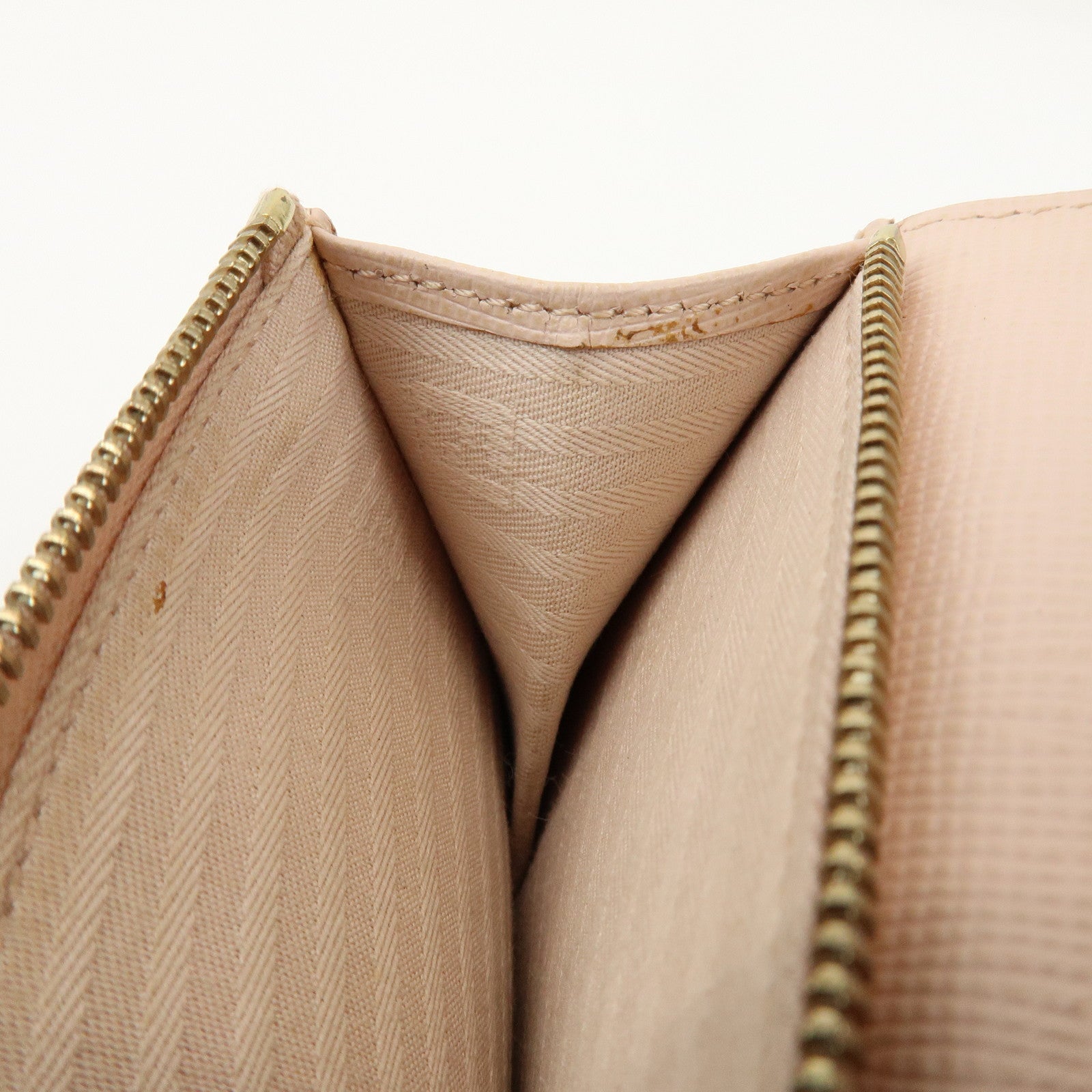 FENDI Leather Bicolor Bi-fold Compact Wallet White LightPink 8M0352