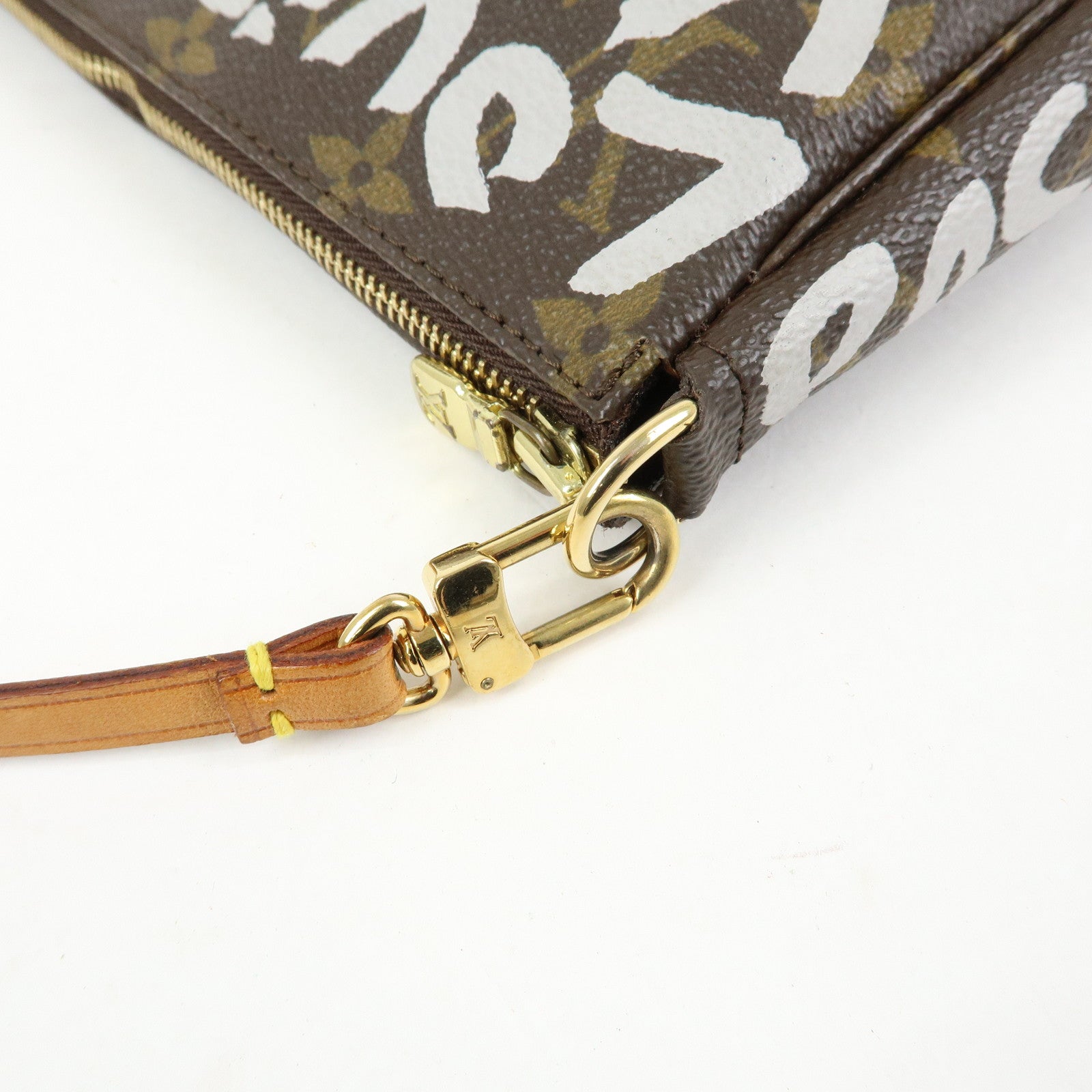 Louis Vuitton Monogram Graffiti Pochette Accessoires Pouch M92192