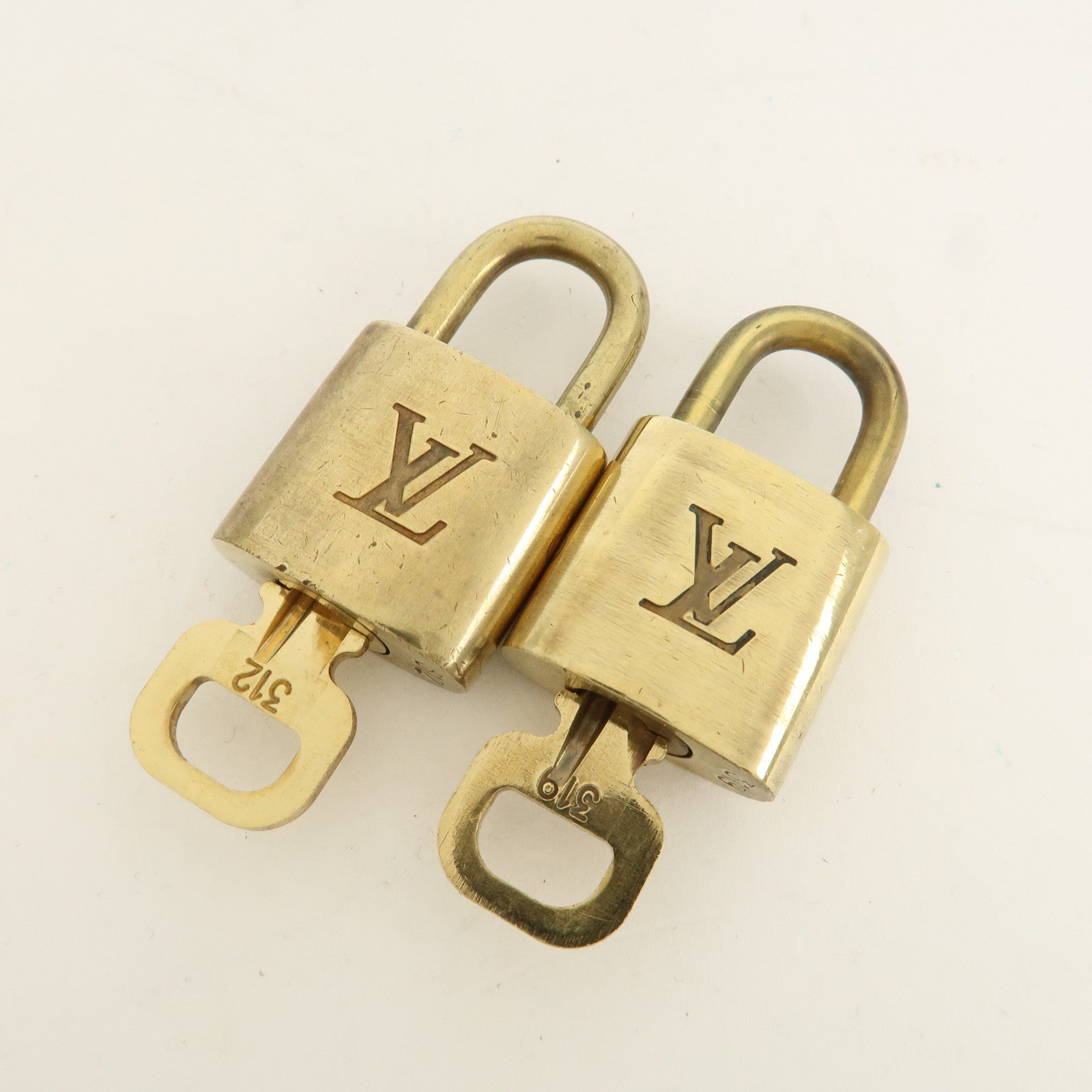 Louis Vuitton Set of 10 Lock & Key Cadena Key Lock Metal Gold Used
