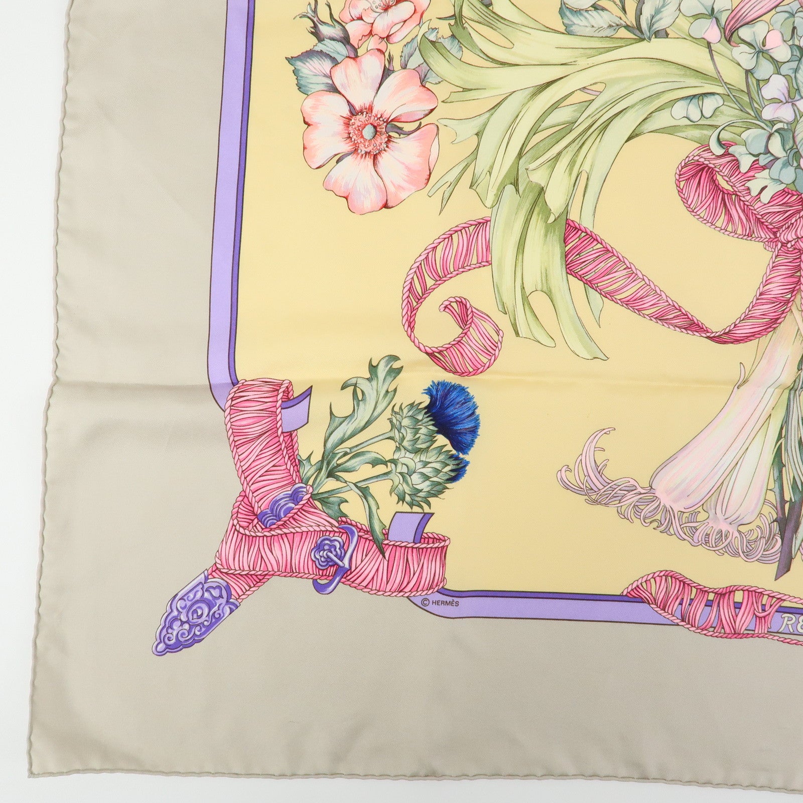 HERMES Carre 90 Silk 100% Scarf REGINA Pink Beige Multicolor