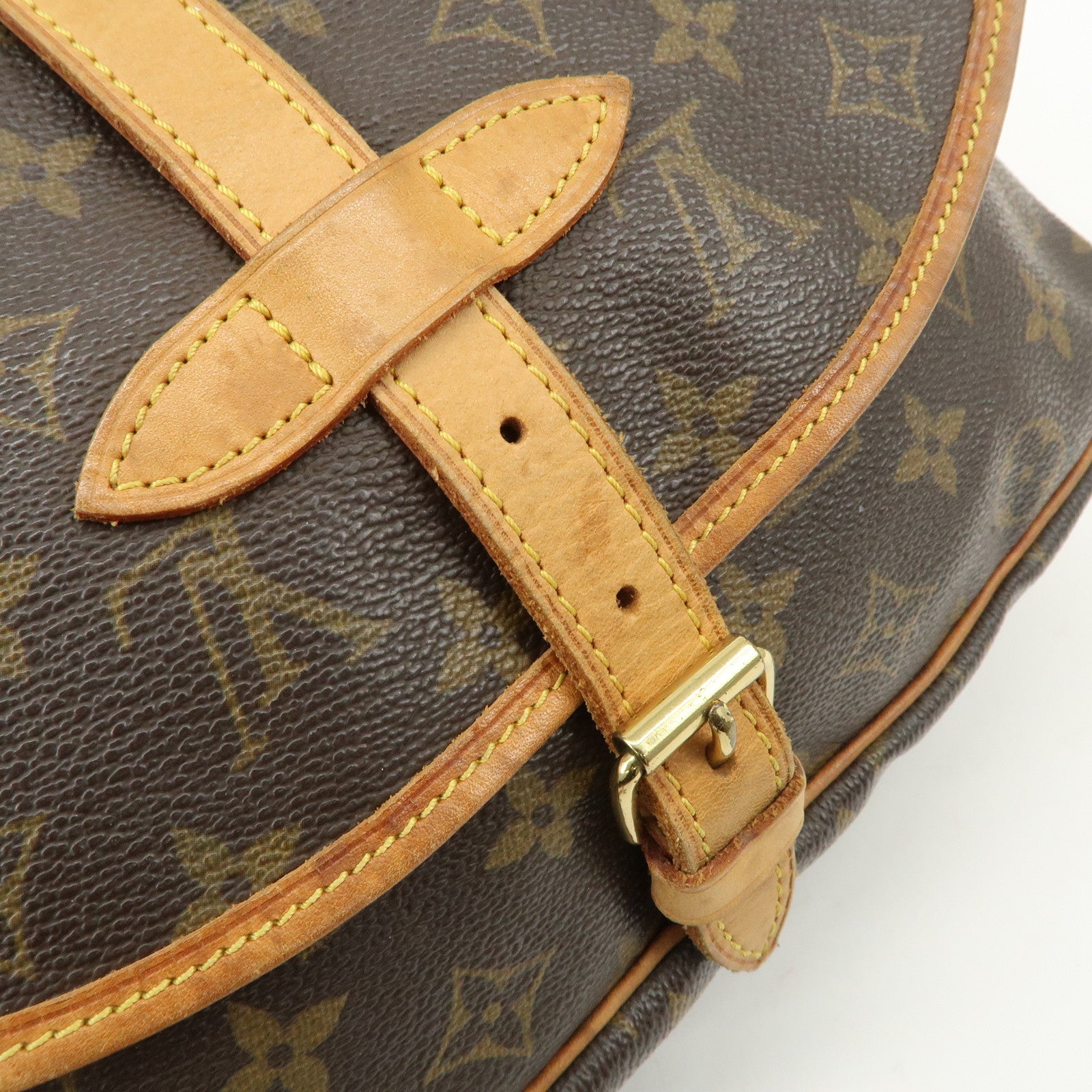Louis Vuitton Monogram Saumur 30 Shoulder Bag Crossbody Bag M42256