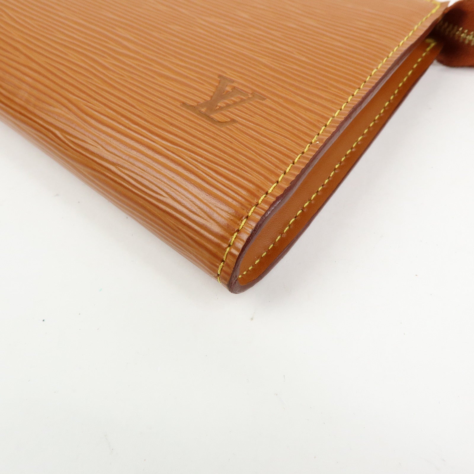 Louis Vuitton Epi Pochette Accessoires Pouch Zipang Gold M52948