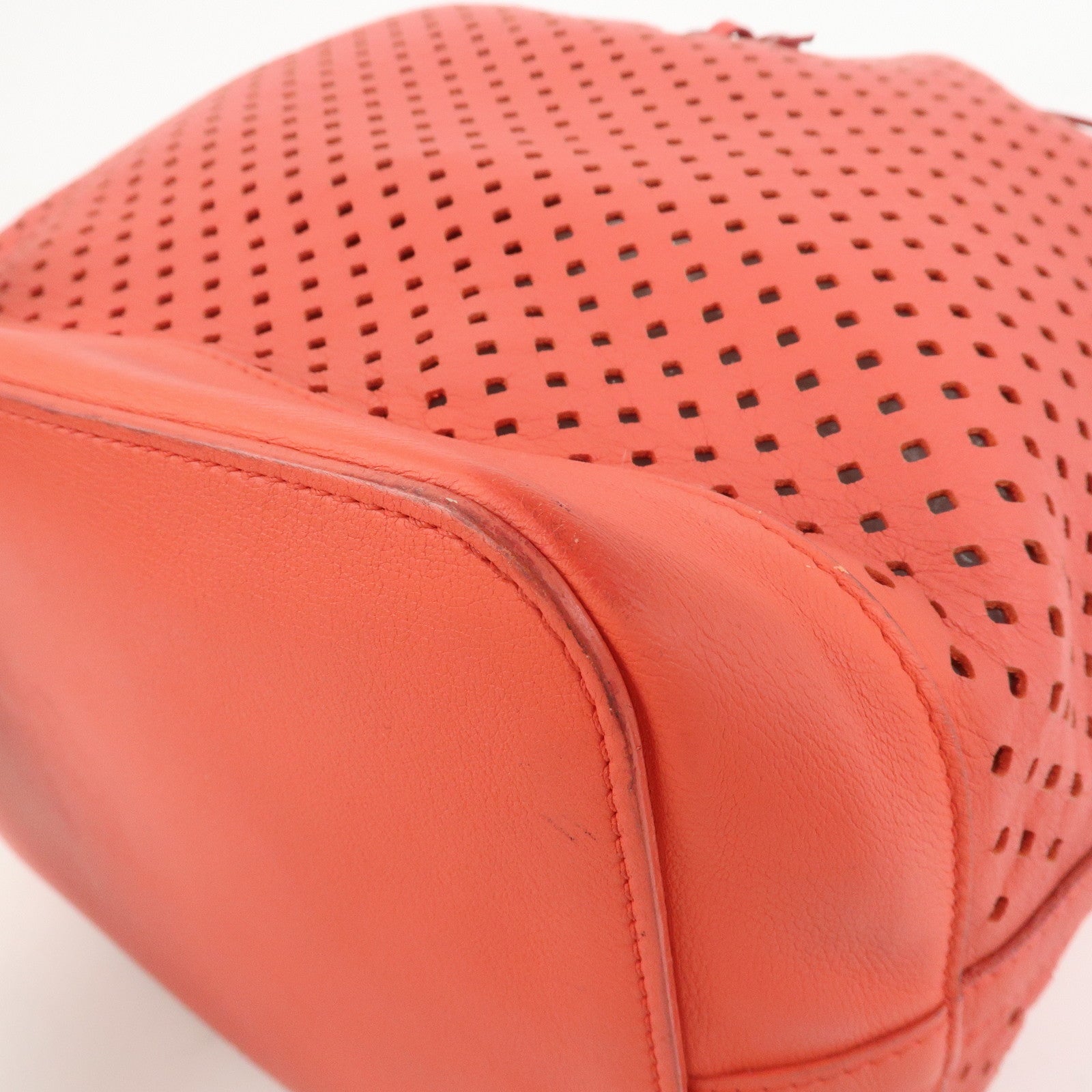 Louis Vuitton Perfo Noe Shoulder Bag 2012 Collection Corail M94074