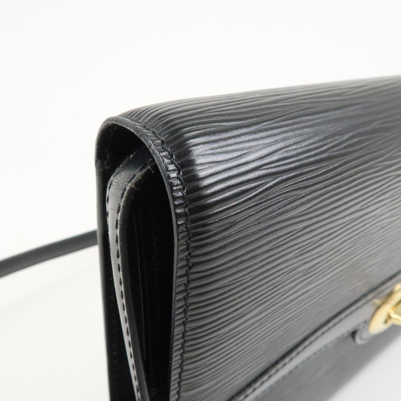Louis Vuitton Epi Leather Arche Shoulder Crossbody Bag Noir M52572