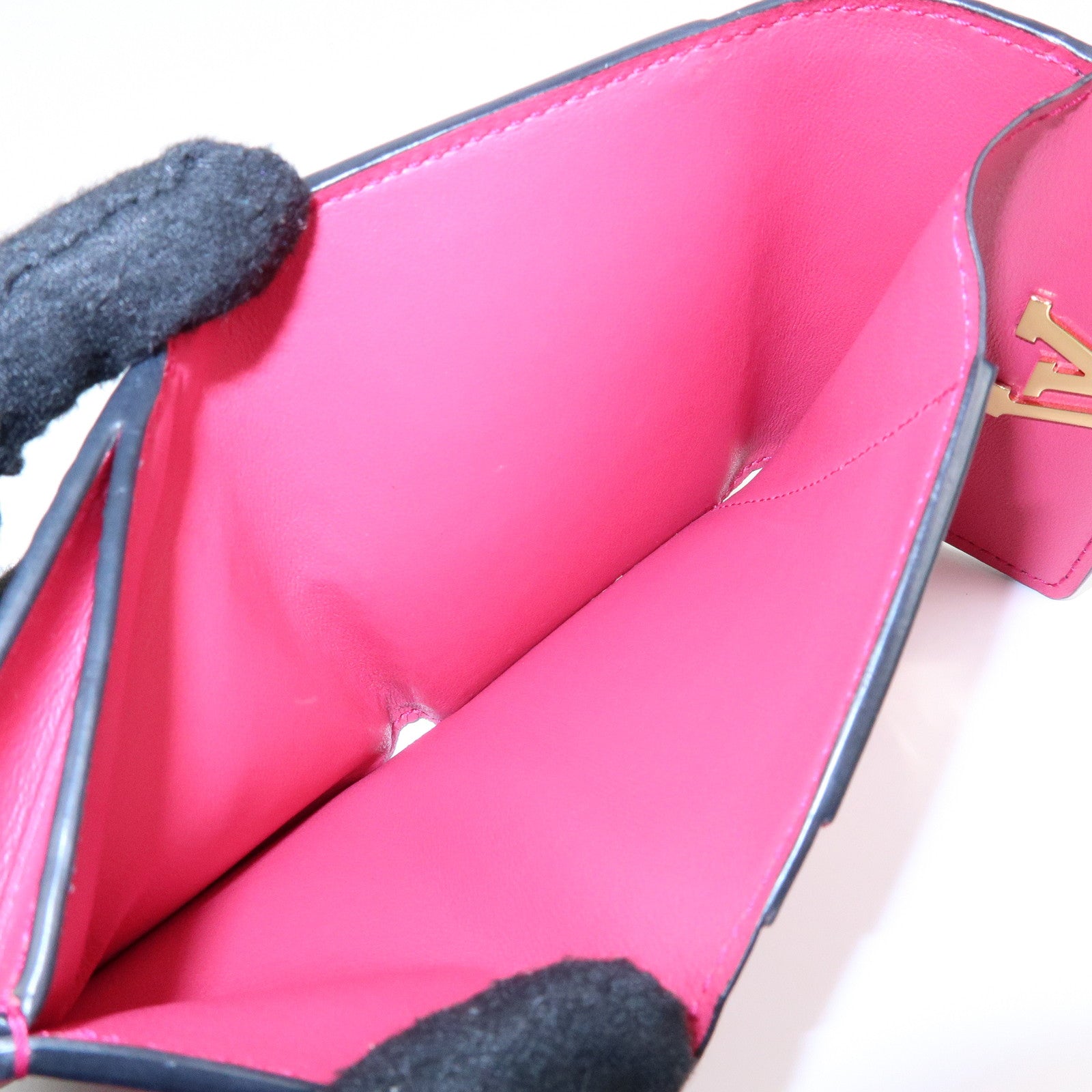 Louis Vuitton Portefoille Capucines XS Compact Wallet Black M68587