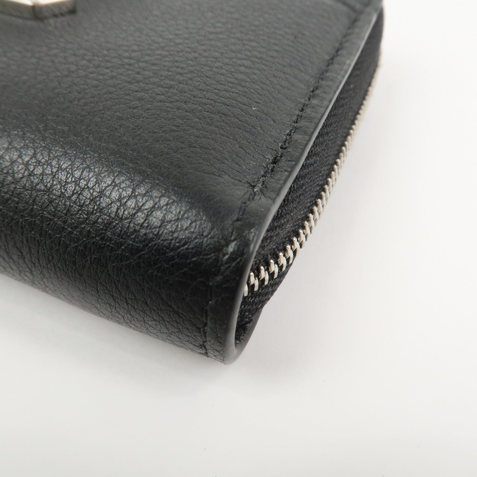 Louis Vuitton Lock Me Calf Leather Coin Case Coin Purse Noir M80099