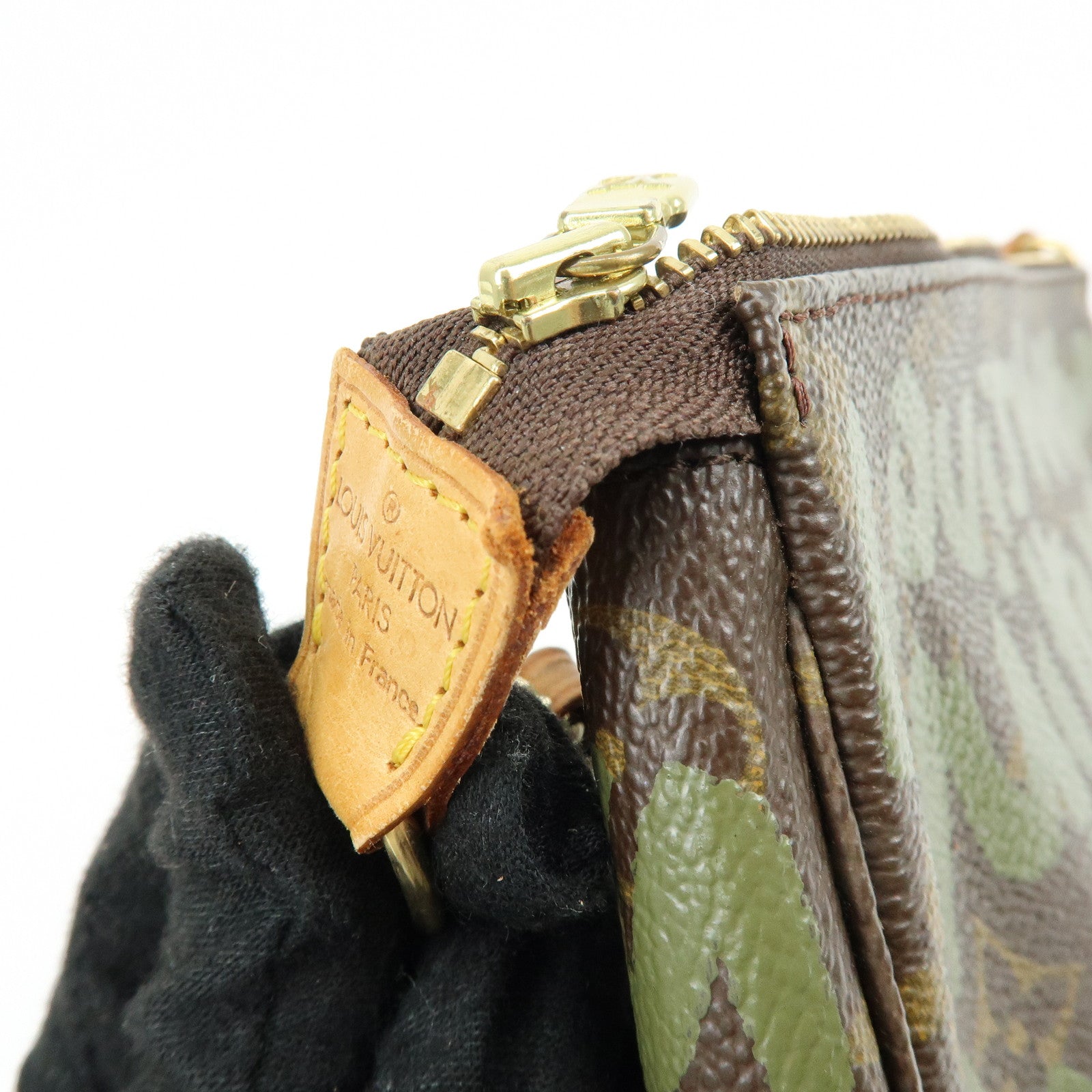 Louis Vuitton Monogram Graffiti Pochette Accessires Hand Bag M92191