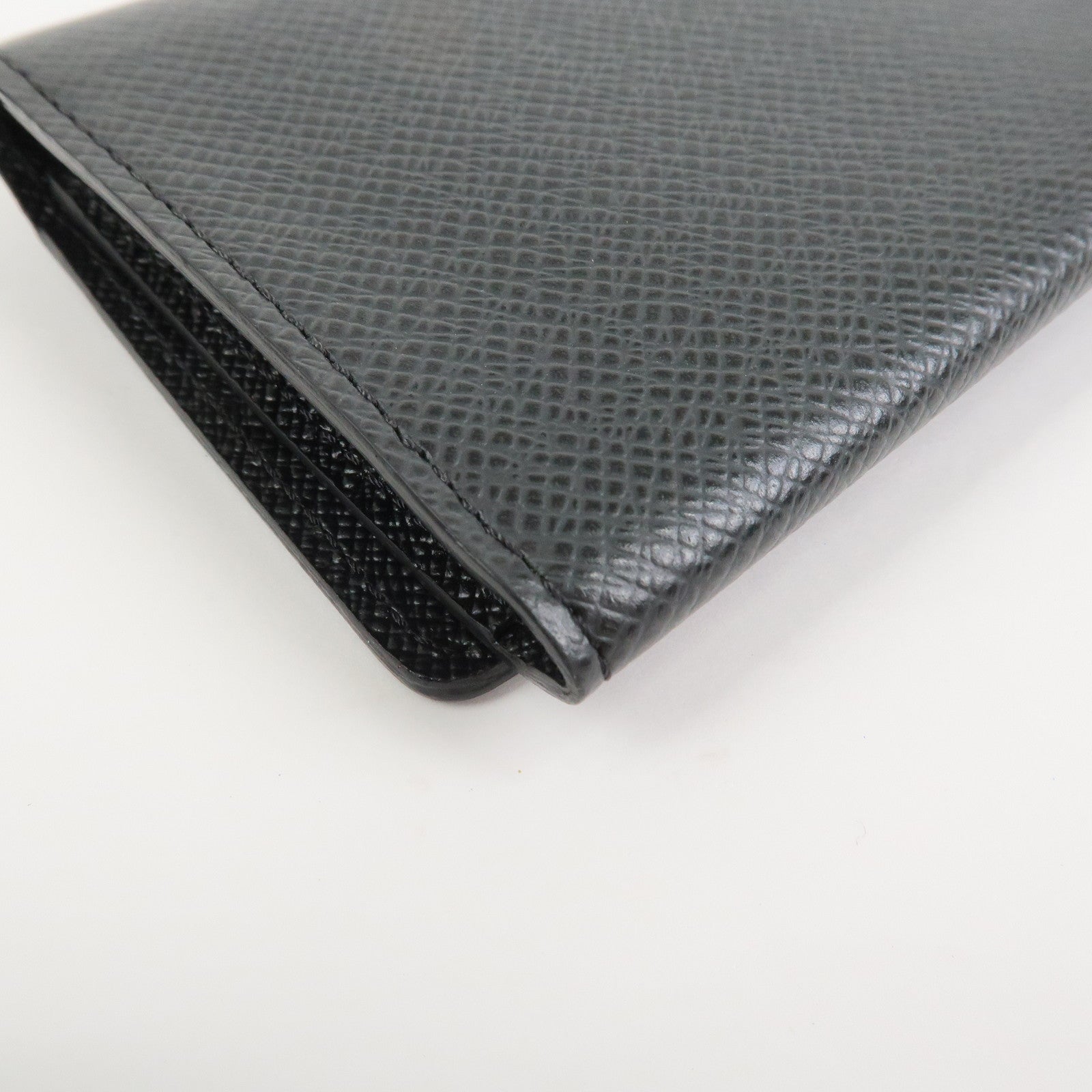 Louis Vuitton Taiga Enveloppe Cartes de Visite Card Case M30922