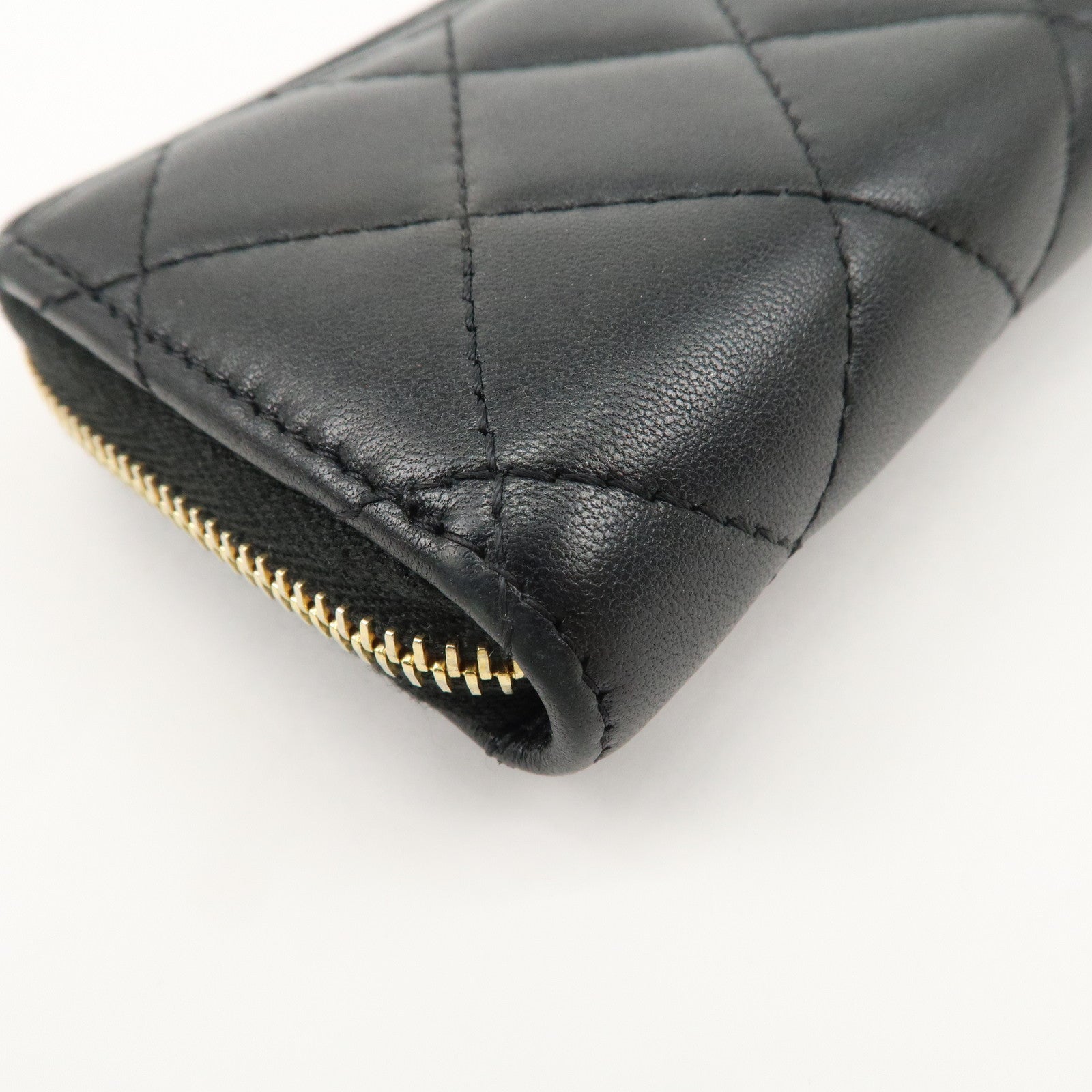 CHANEL Matelasse Lamb Skin Round Zippy Coin Case Black A84511 Used