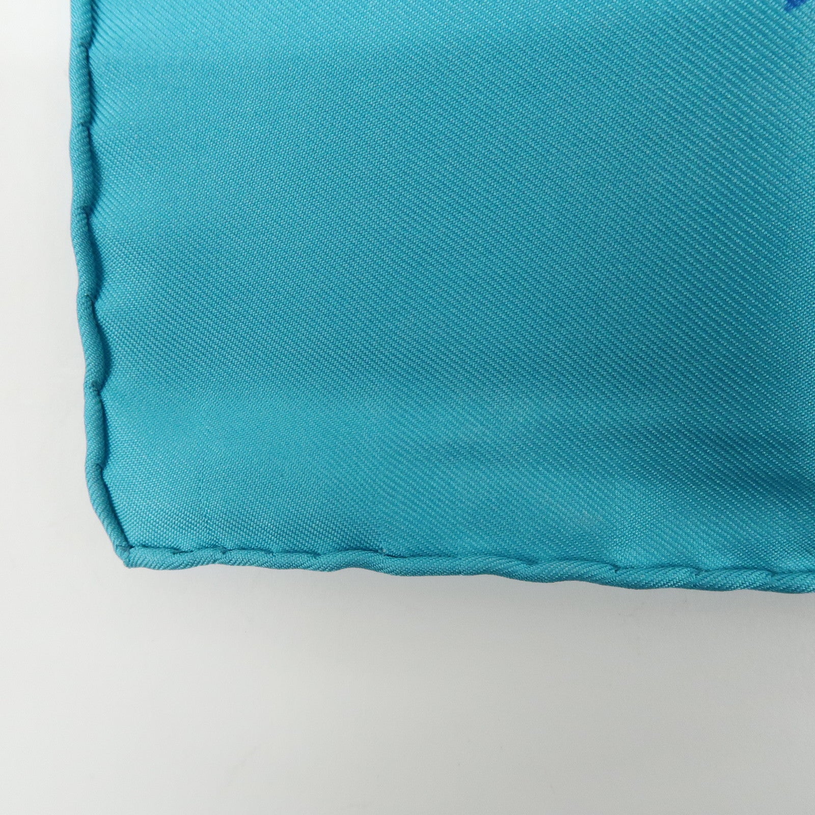 HERMES Carre 90 Silk 100% Scarf Annie Faivre Animal Print Blue