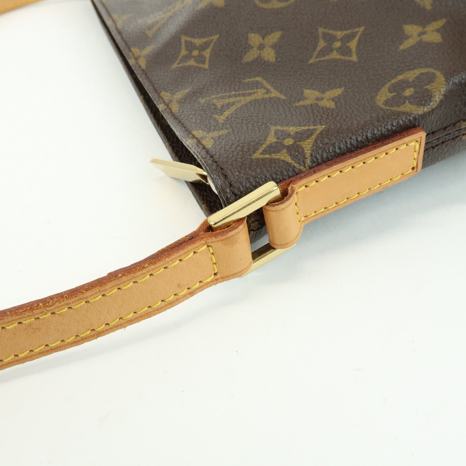 Louis Vuitton Monogram Trotteur Canvas Leather Shoulder Bag M51240