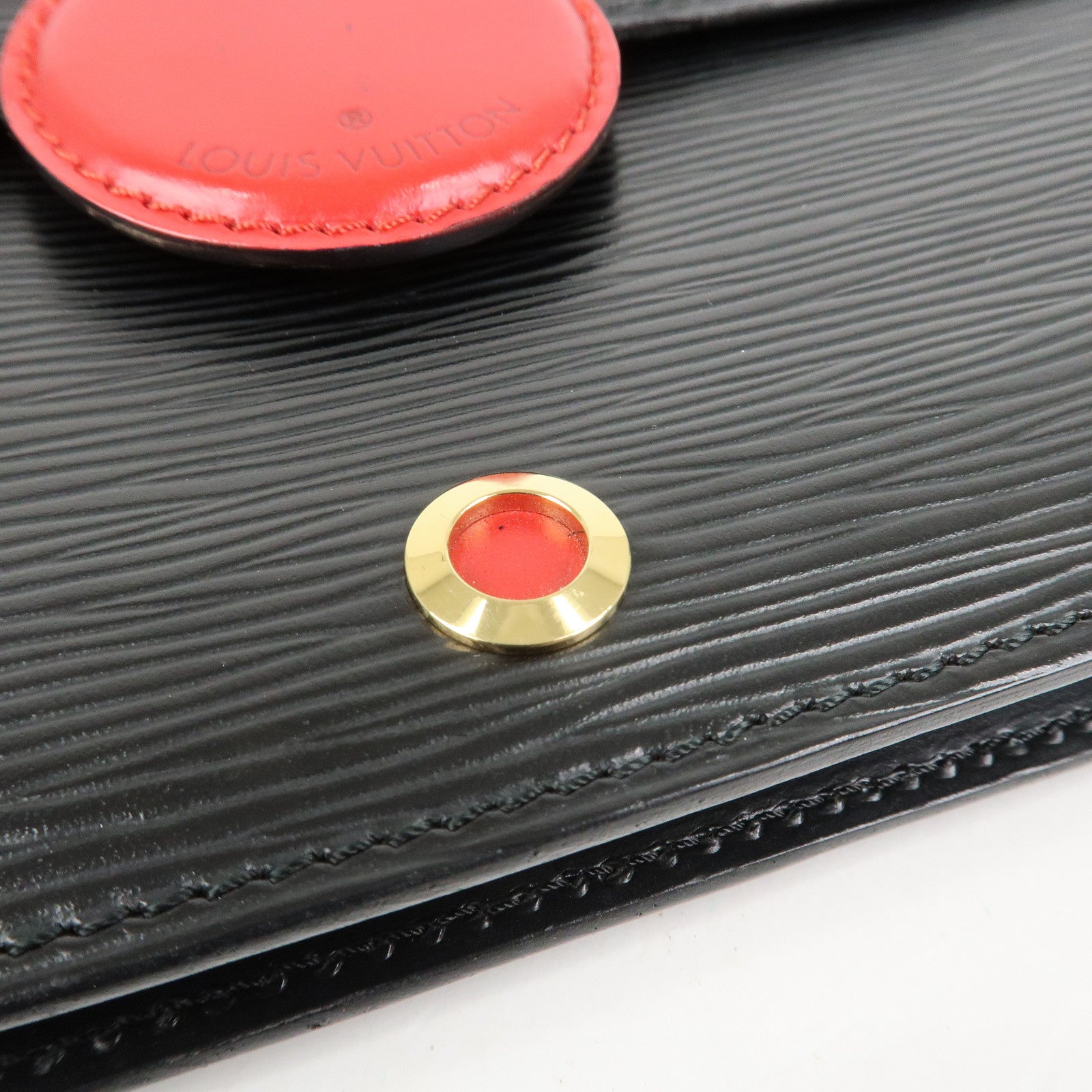 Louis Vuitton Epi leather Hublot Clutch Bag Noir M52557
