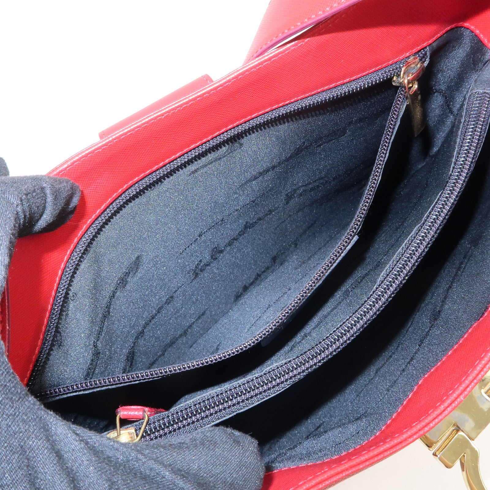 Ferragamo Gancini Leather Shoulder Bag Hand Bag Red