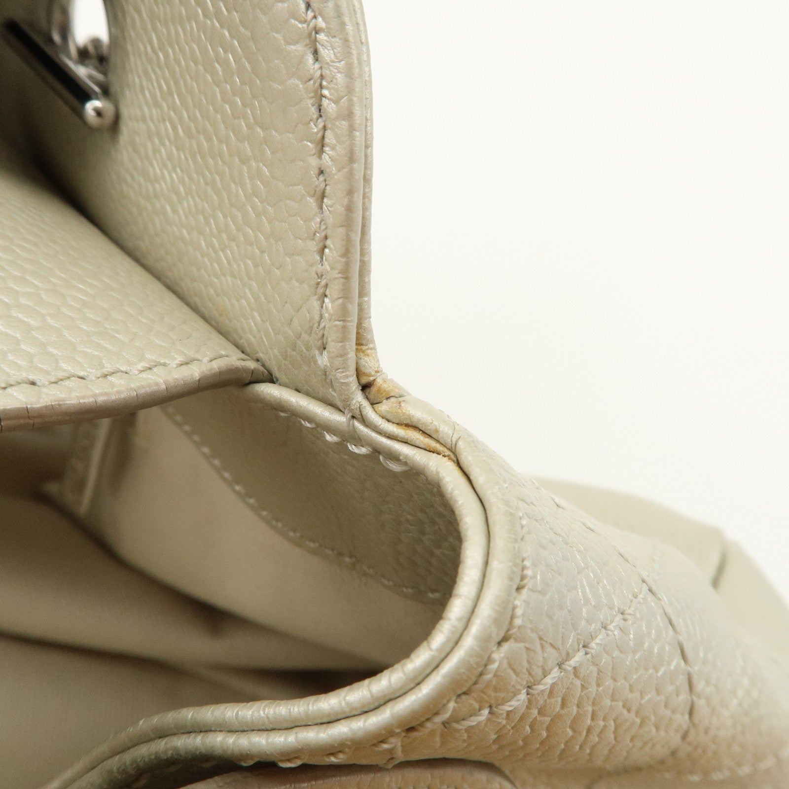 CHANEL Logo Caviarskin Chain Shoulder Bag White Silver HDW